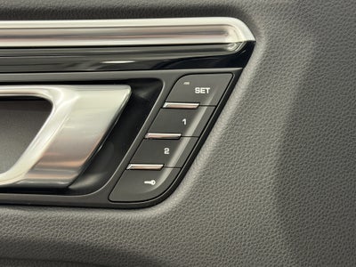 2024 Porsche Macan Base