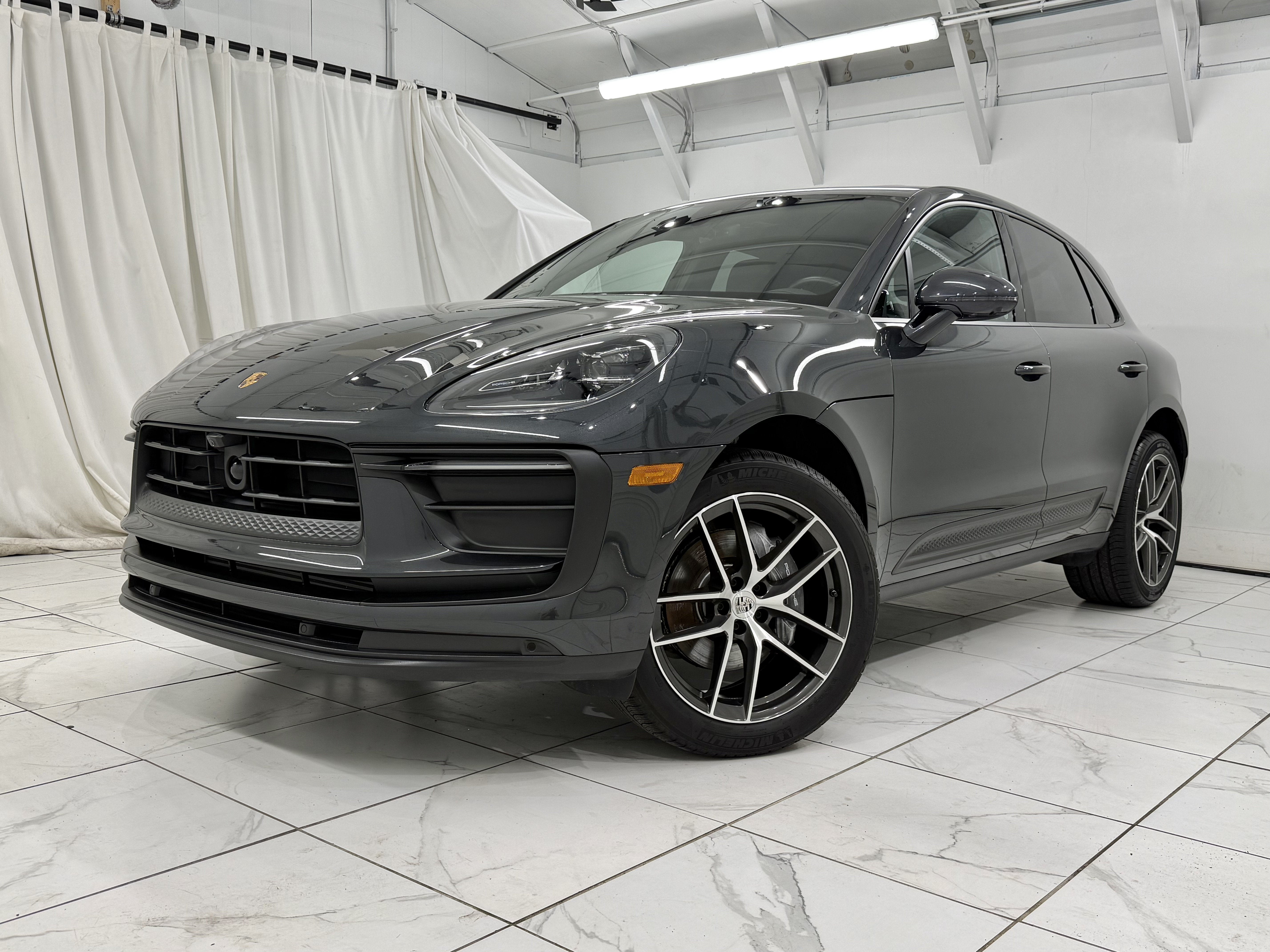 2024 Porsche Macan Base