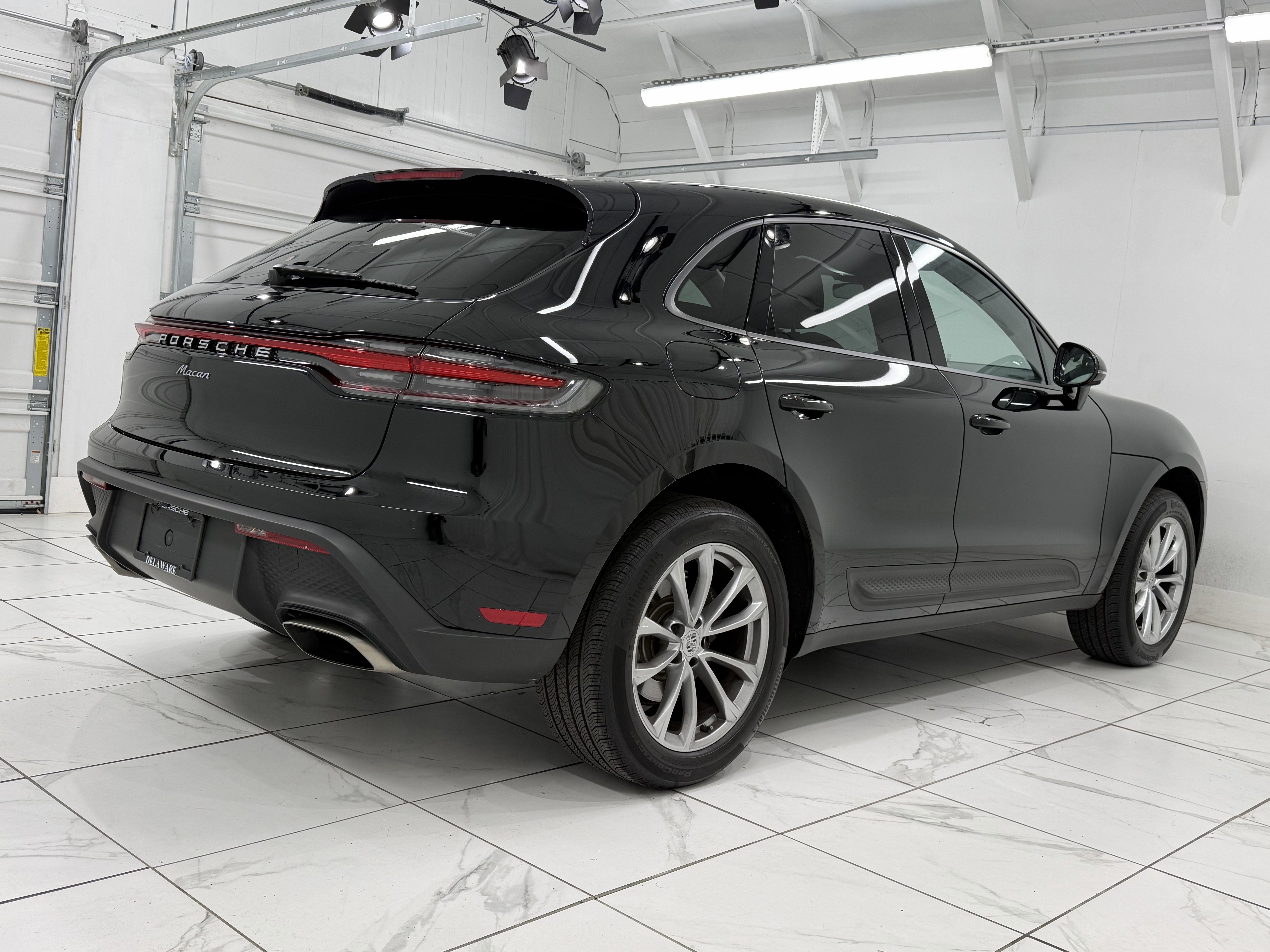 2025 Porsche Macan Base
