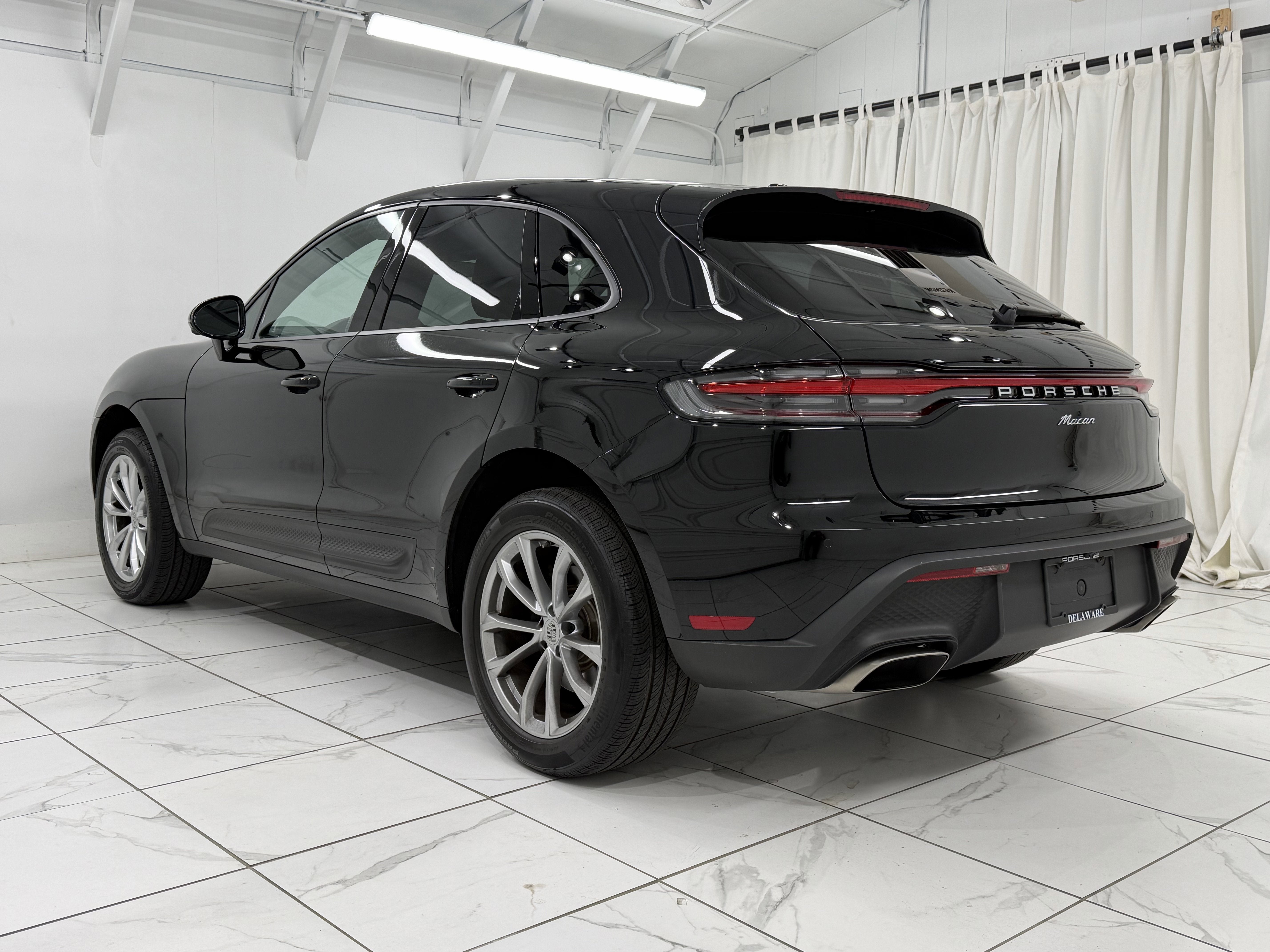 2025 Porsche Macan Base