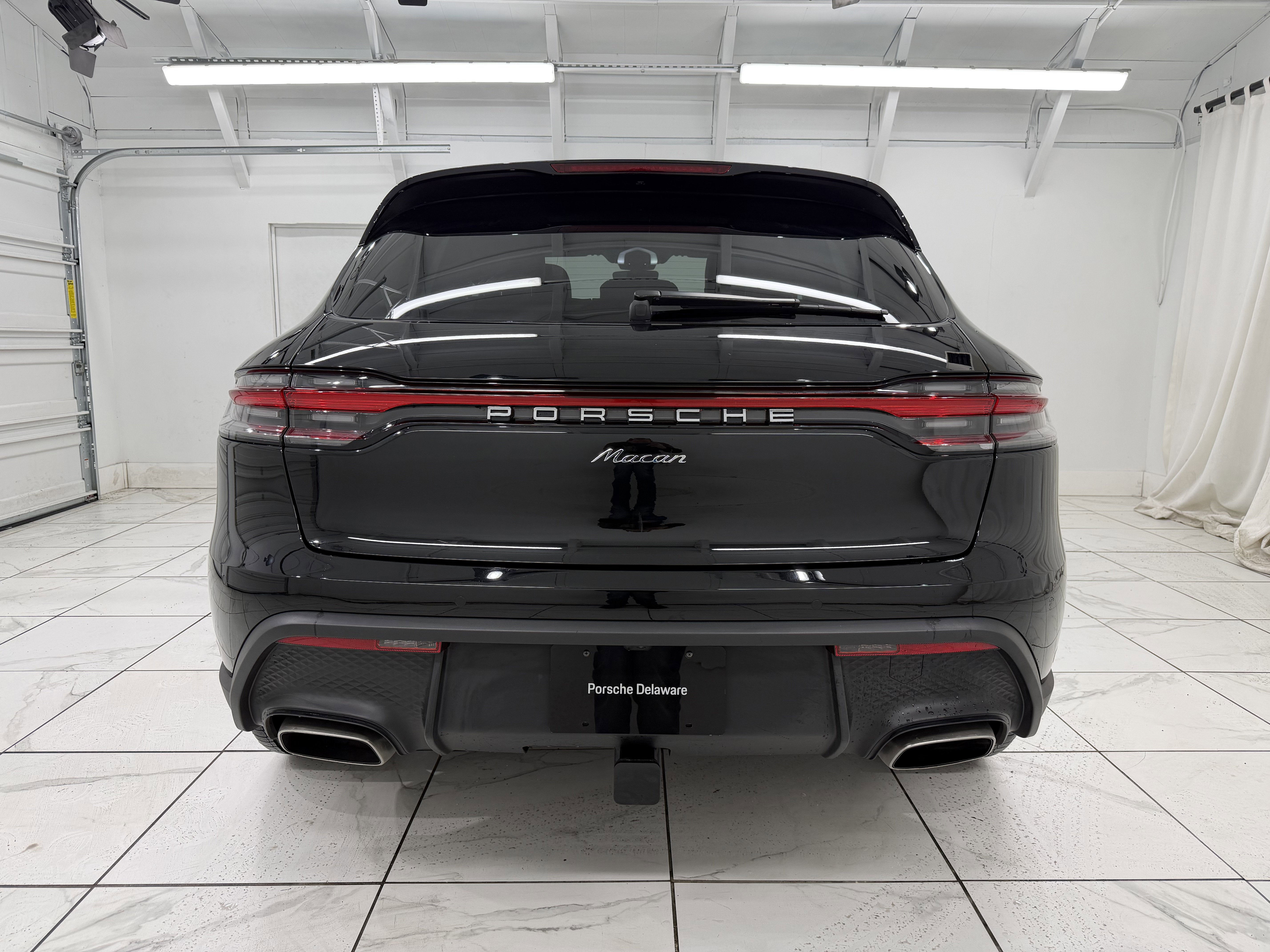 2025 Porsche Macan Base