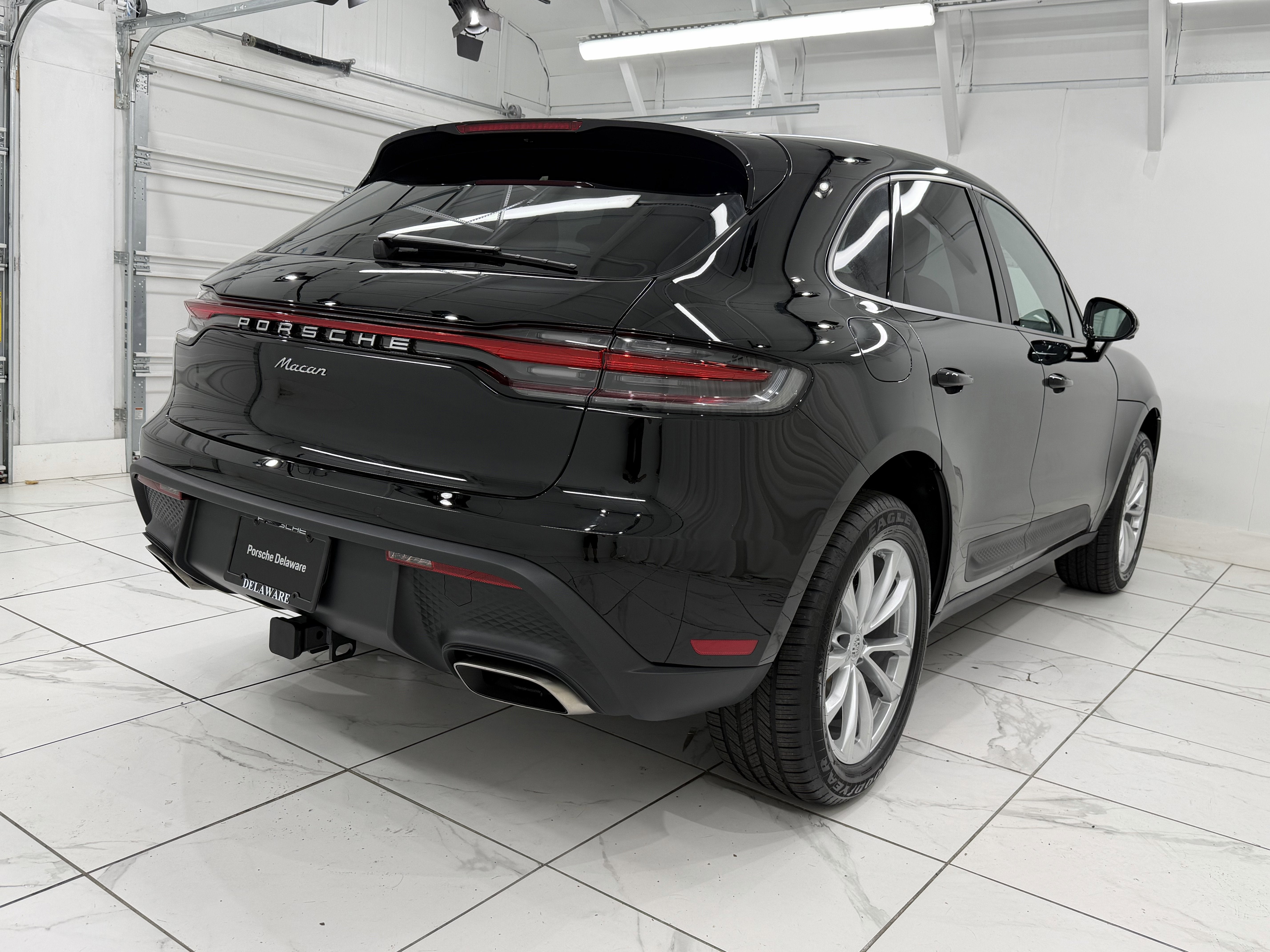 2026 Porsche Macan Base