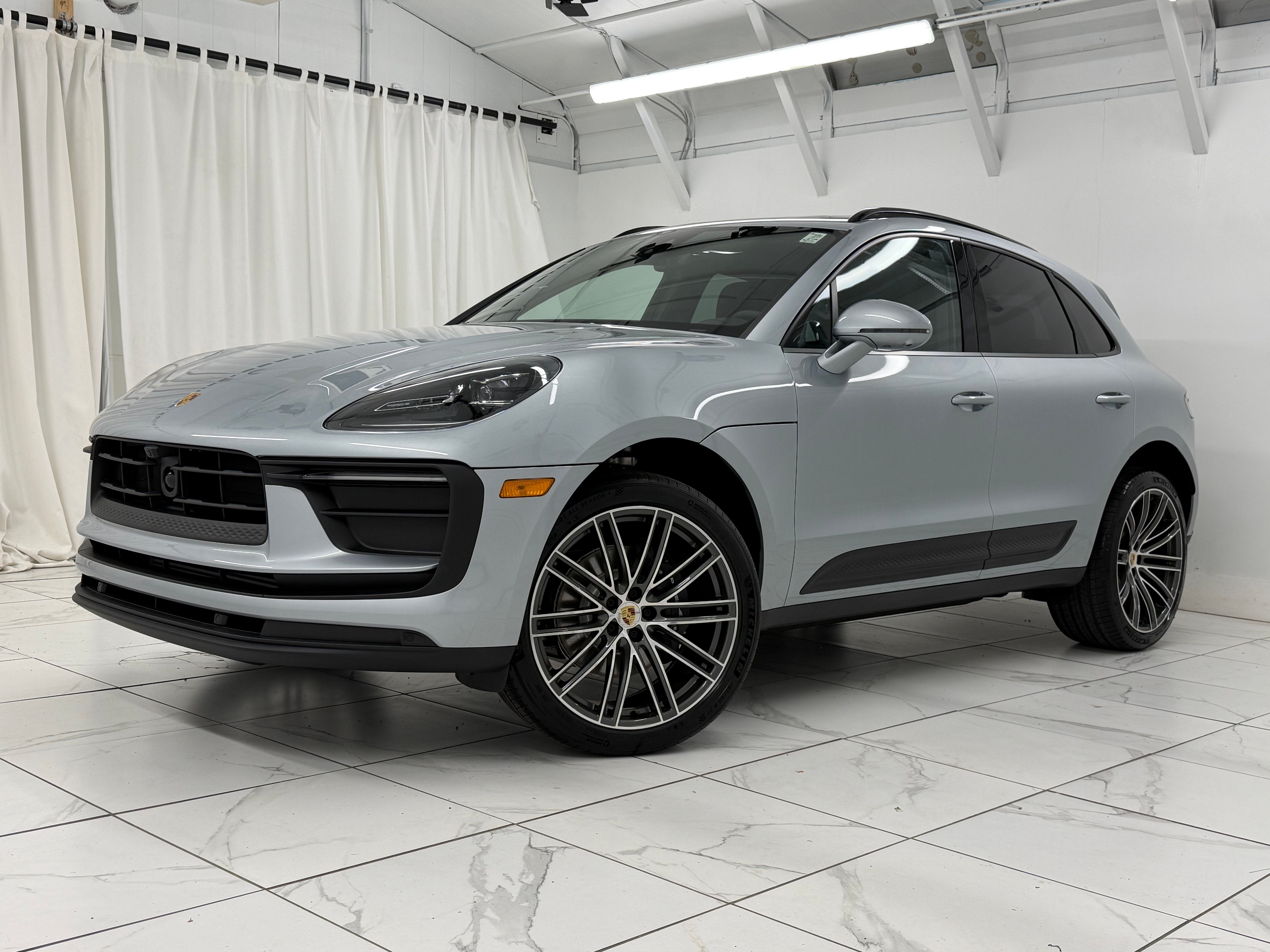 2026 Porsche Macan Base