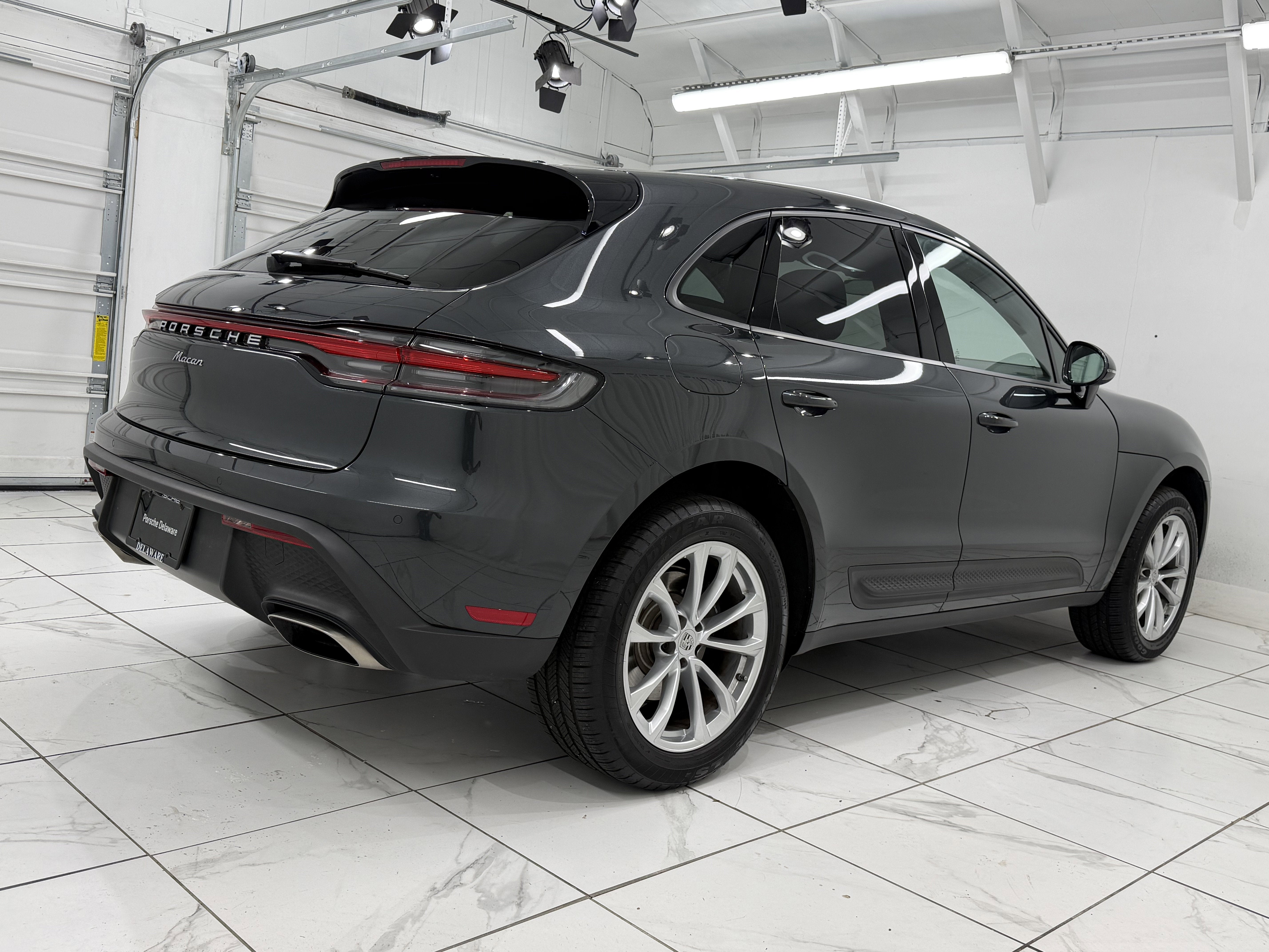 2025 Porsche Macan Base