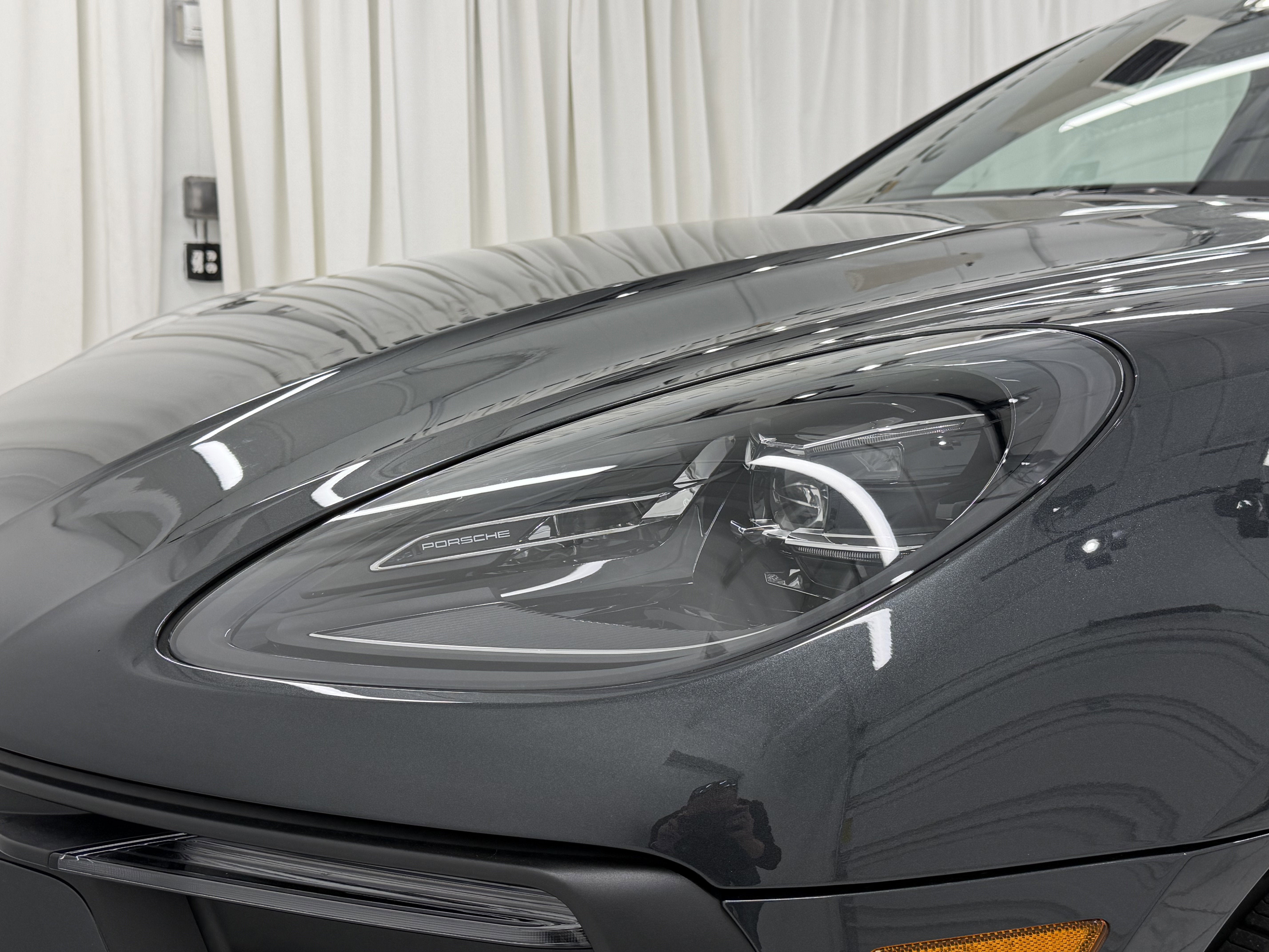 2025 Porsche Macan Base