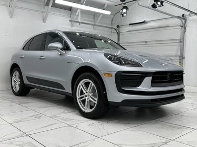 2025 Porsche Macan Base