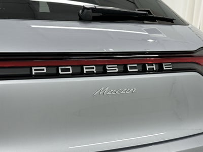 2025 Porsche Macan Base