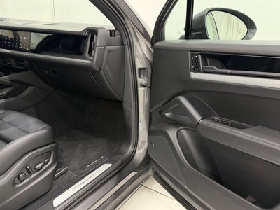 2025 Porsche Cayenne AWD