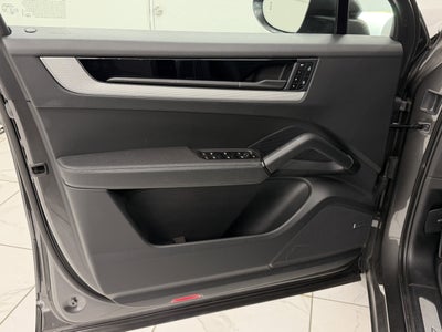 2025 Porsche Cayenne AWD