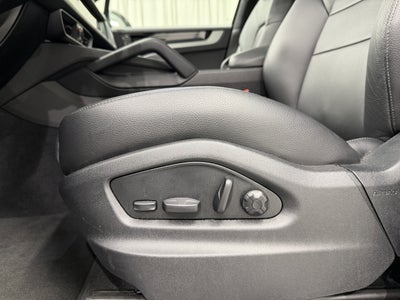 2025 Porsche Cayenne AWD