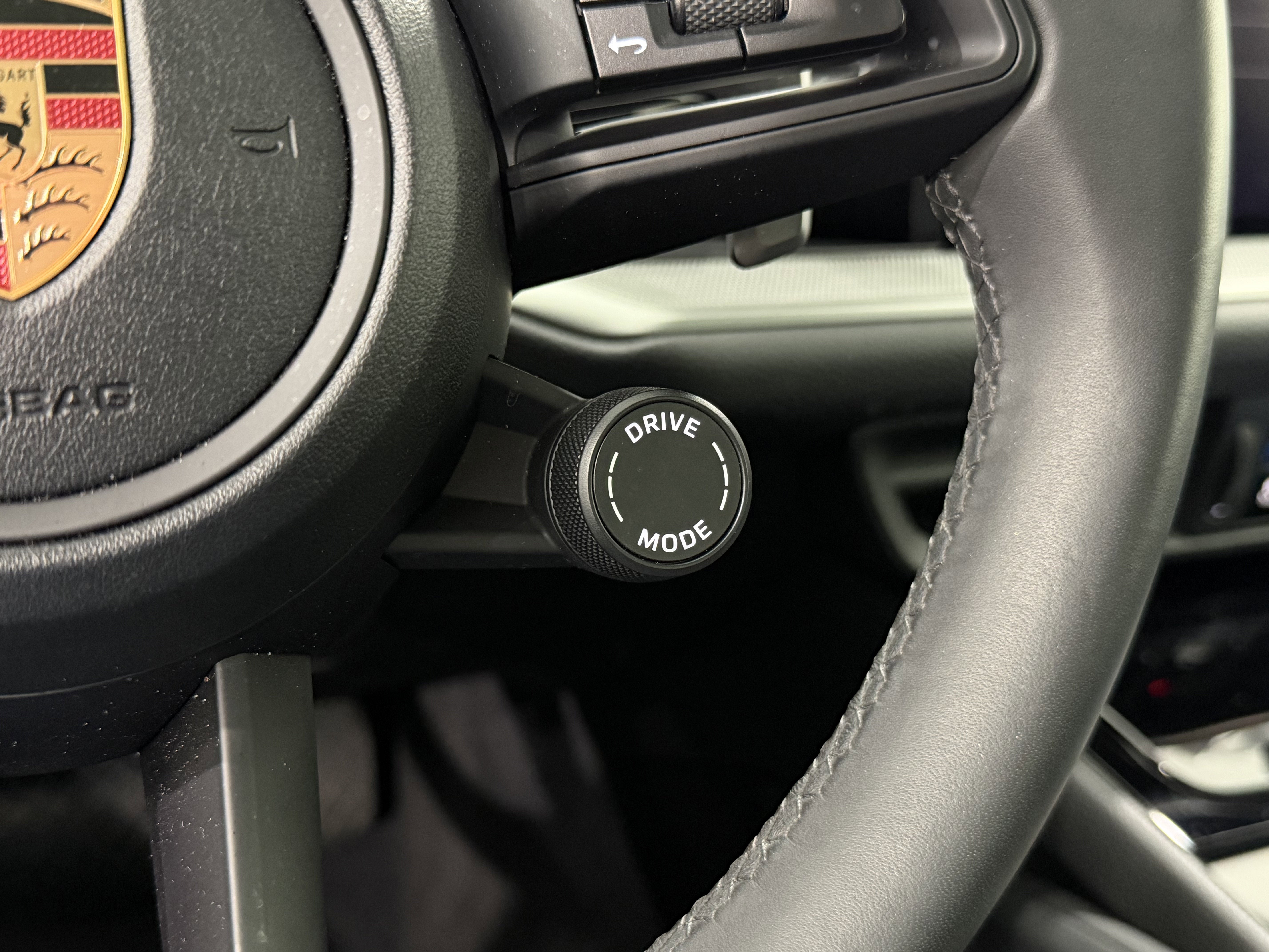 2025 Porsche Cayenne AWD