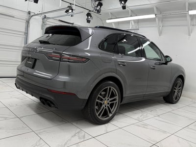 2023 Porsche Cayenne Base