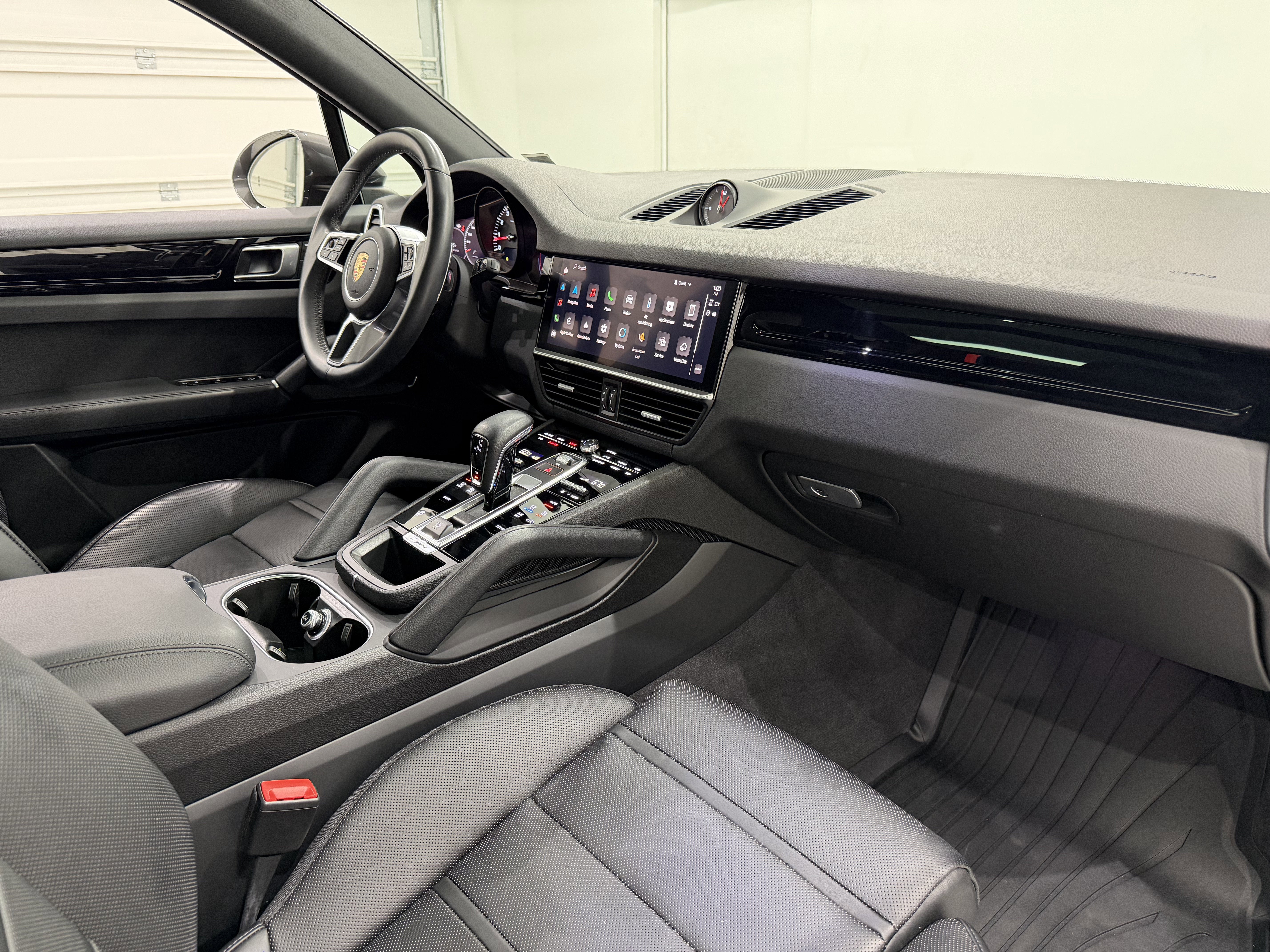 2023 Porsche Cayenne Base