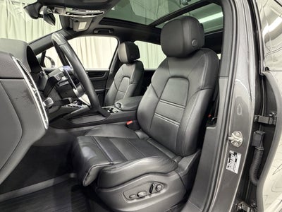 2023 Porsche Cayenne Base