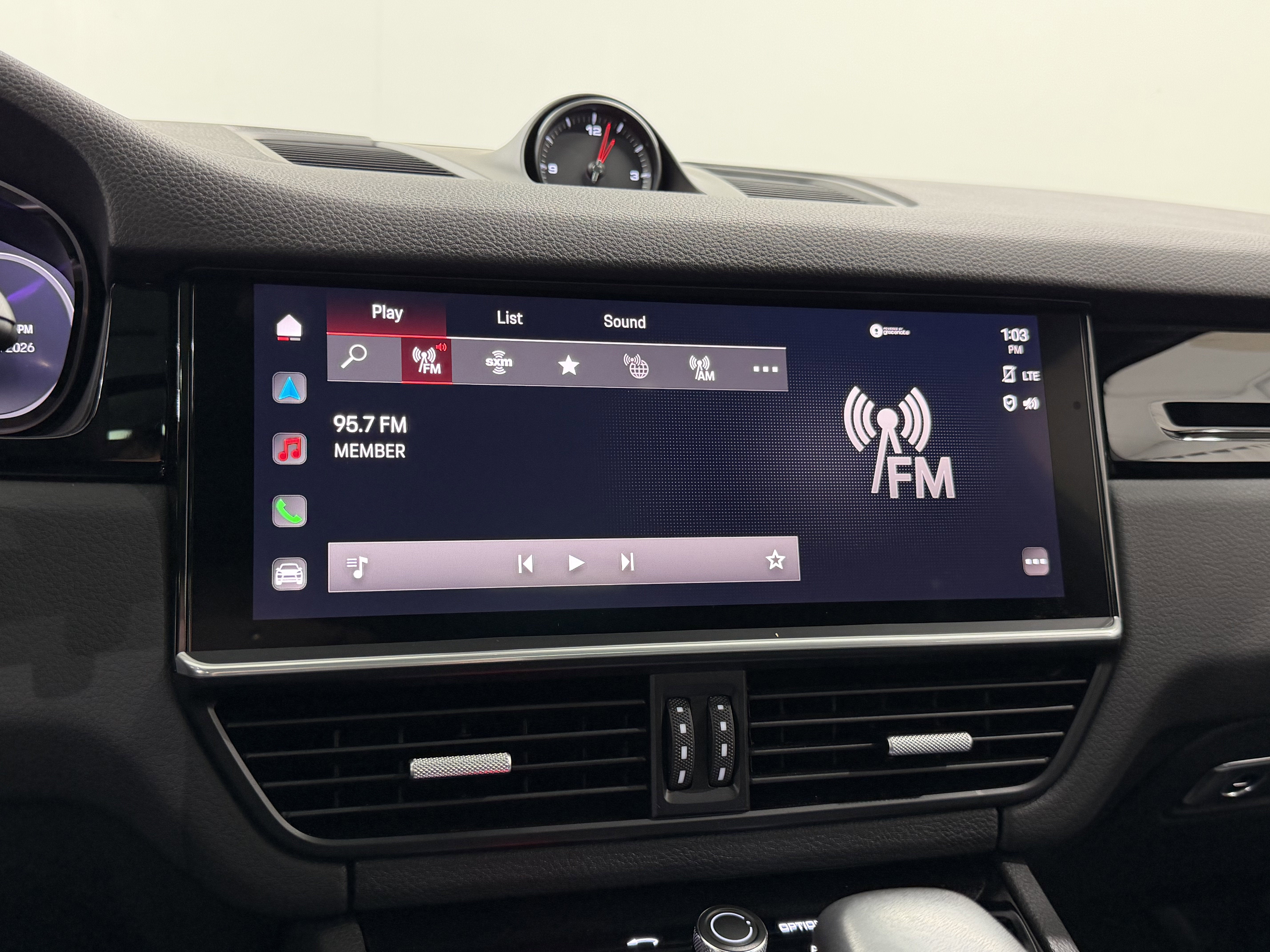 2023 Porsche Cayenne Base