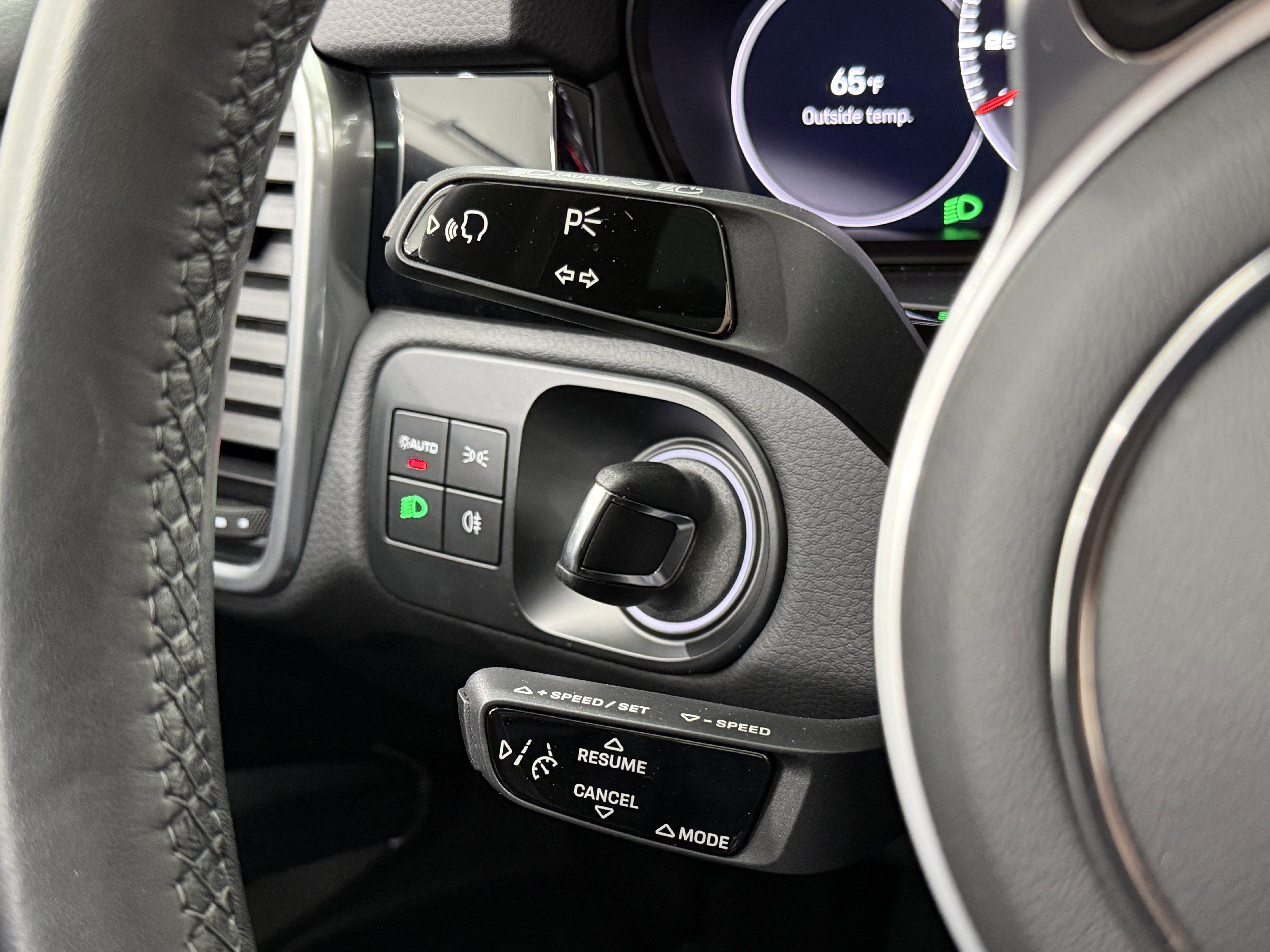 2023 Porsche Cayenne Base