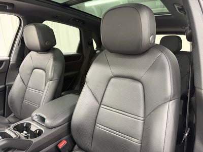 2023 Porsche Cayenne Base