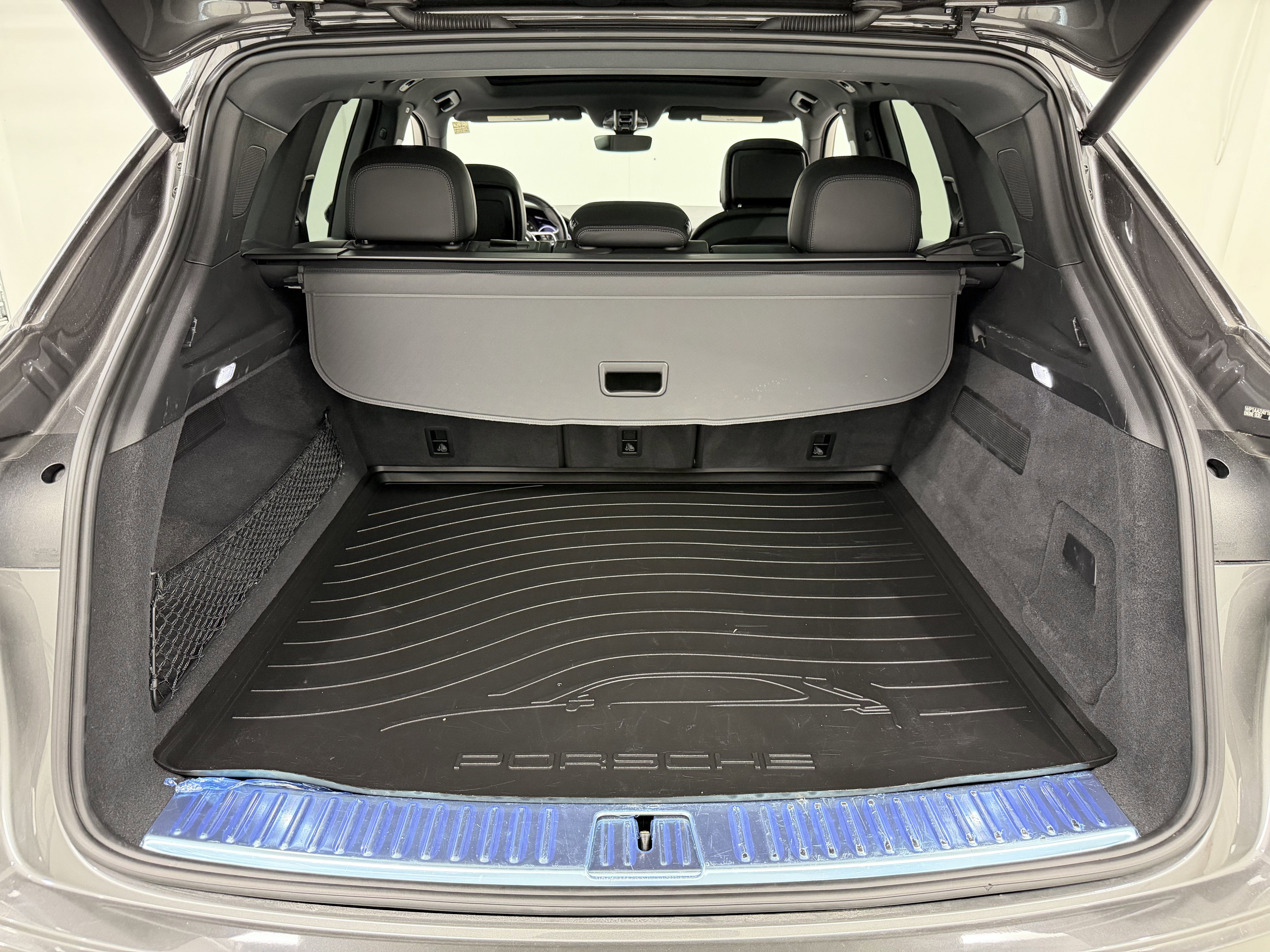 2023 Porsche Cayenne Base