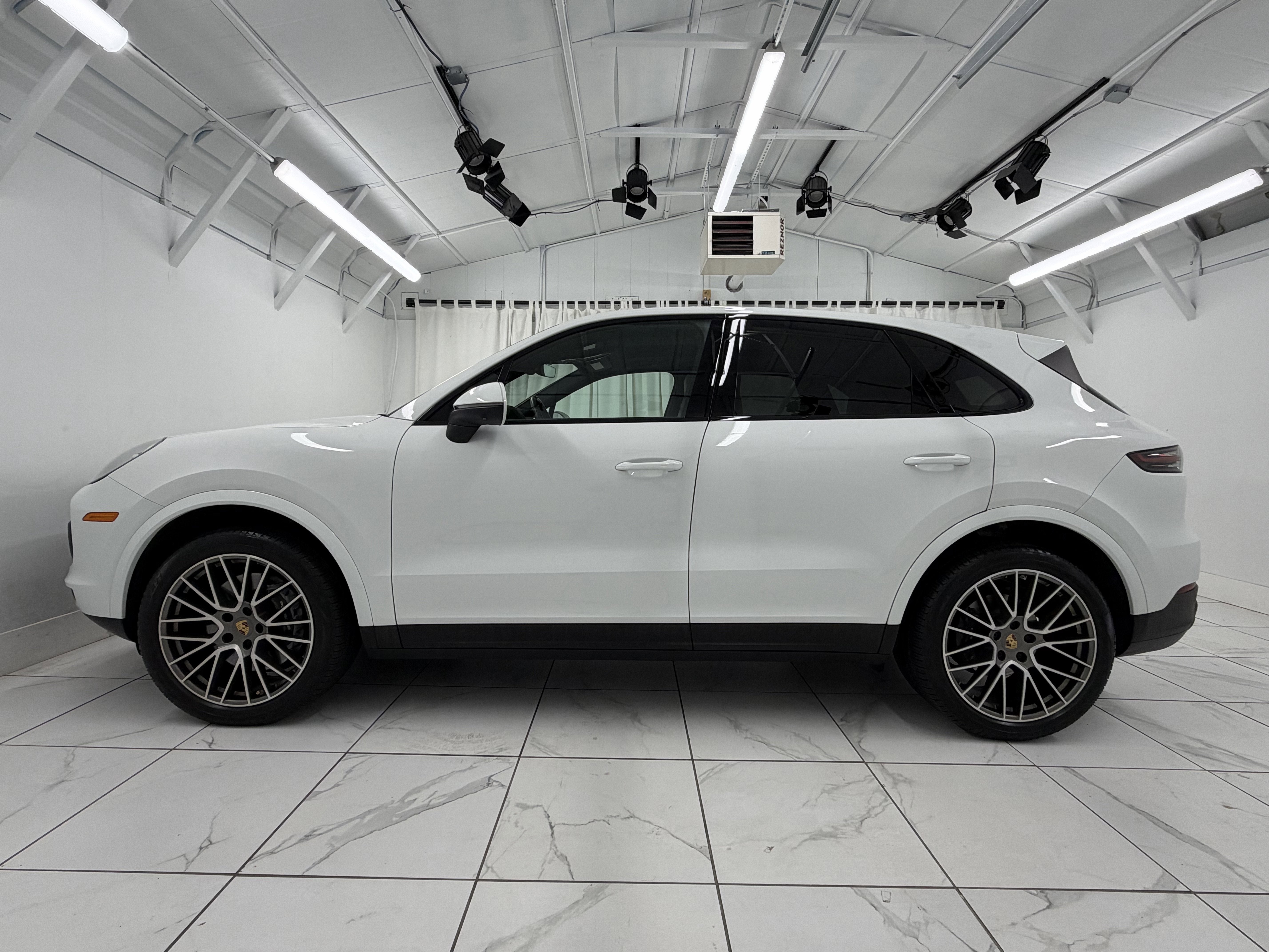 2023 Porsche Cayenne Platinum Edition