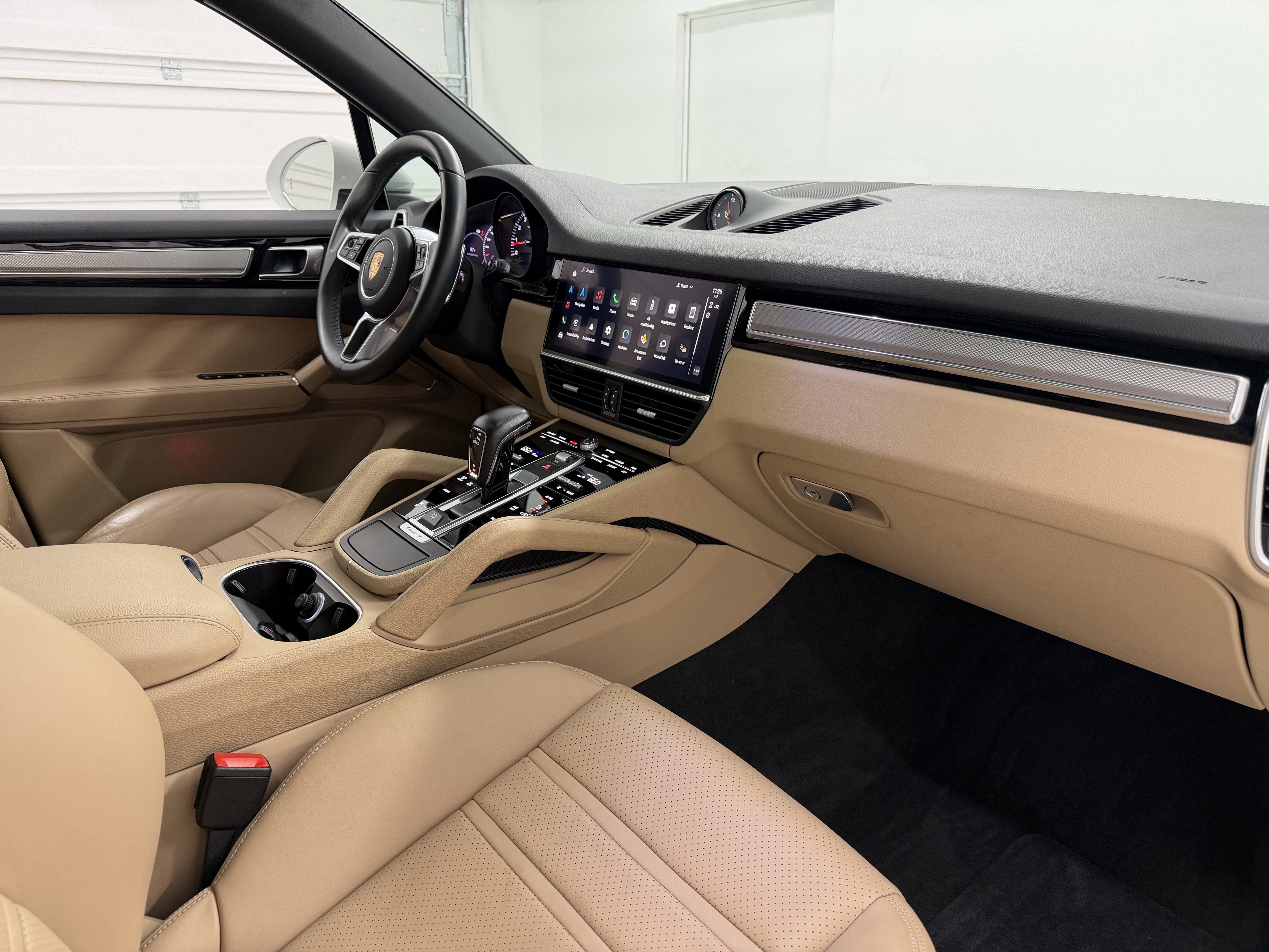 2023 Porsche Cayenne Platinum Edition