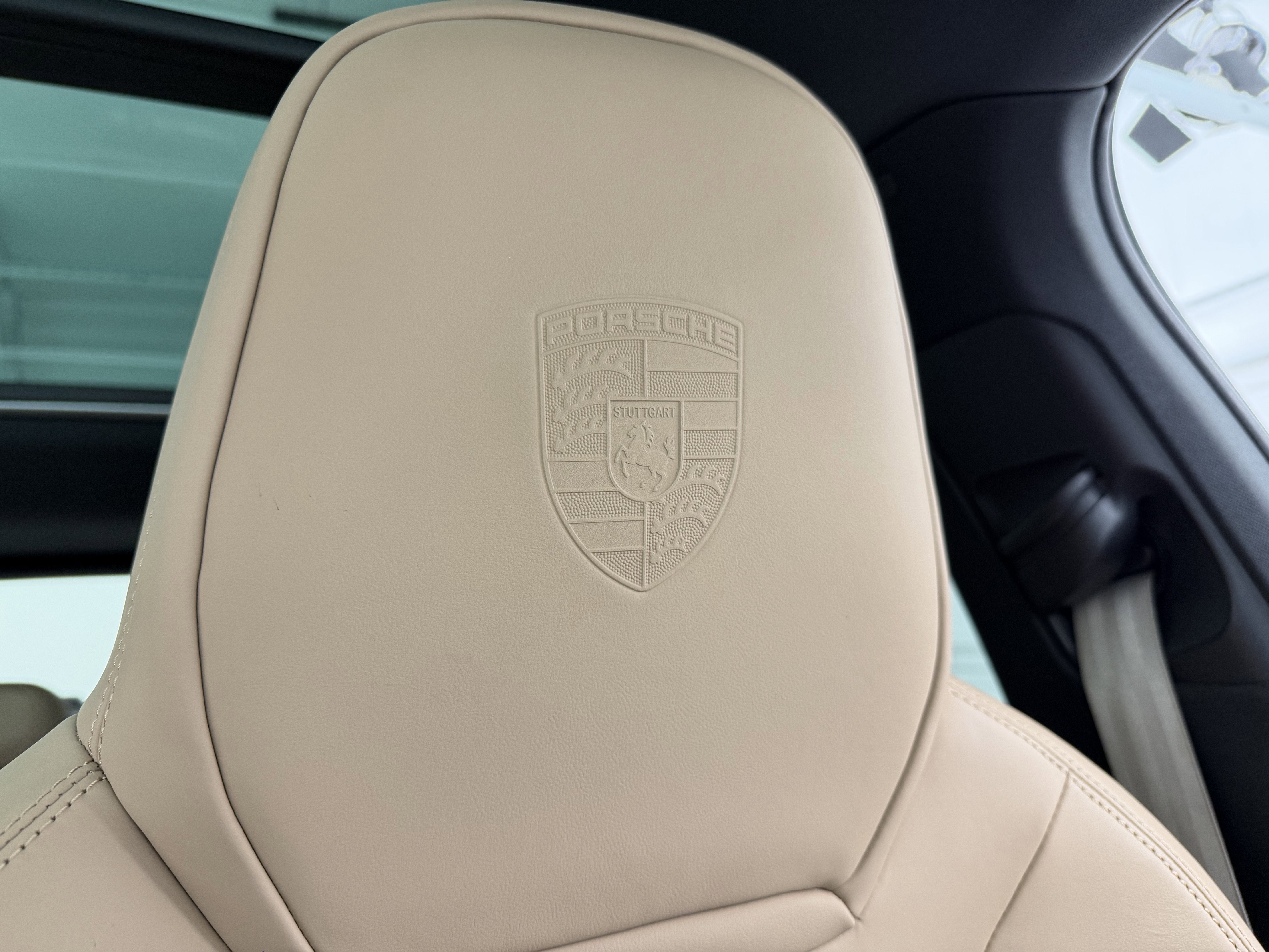2023 Porsche Cayenne Platinum Edition