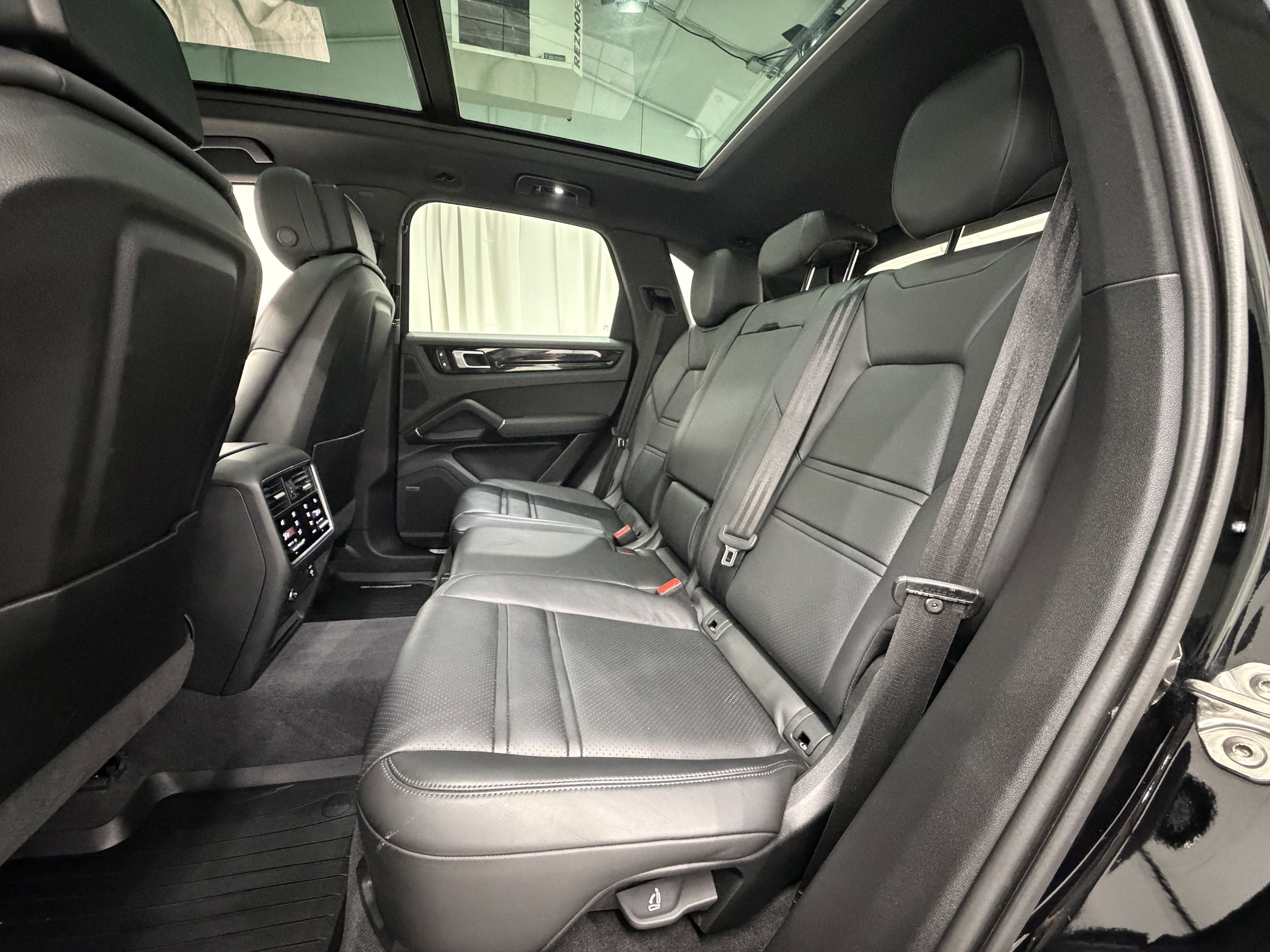 2023 Porsche Cayenne Base