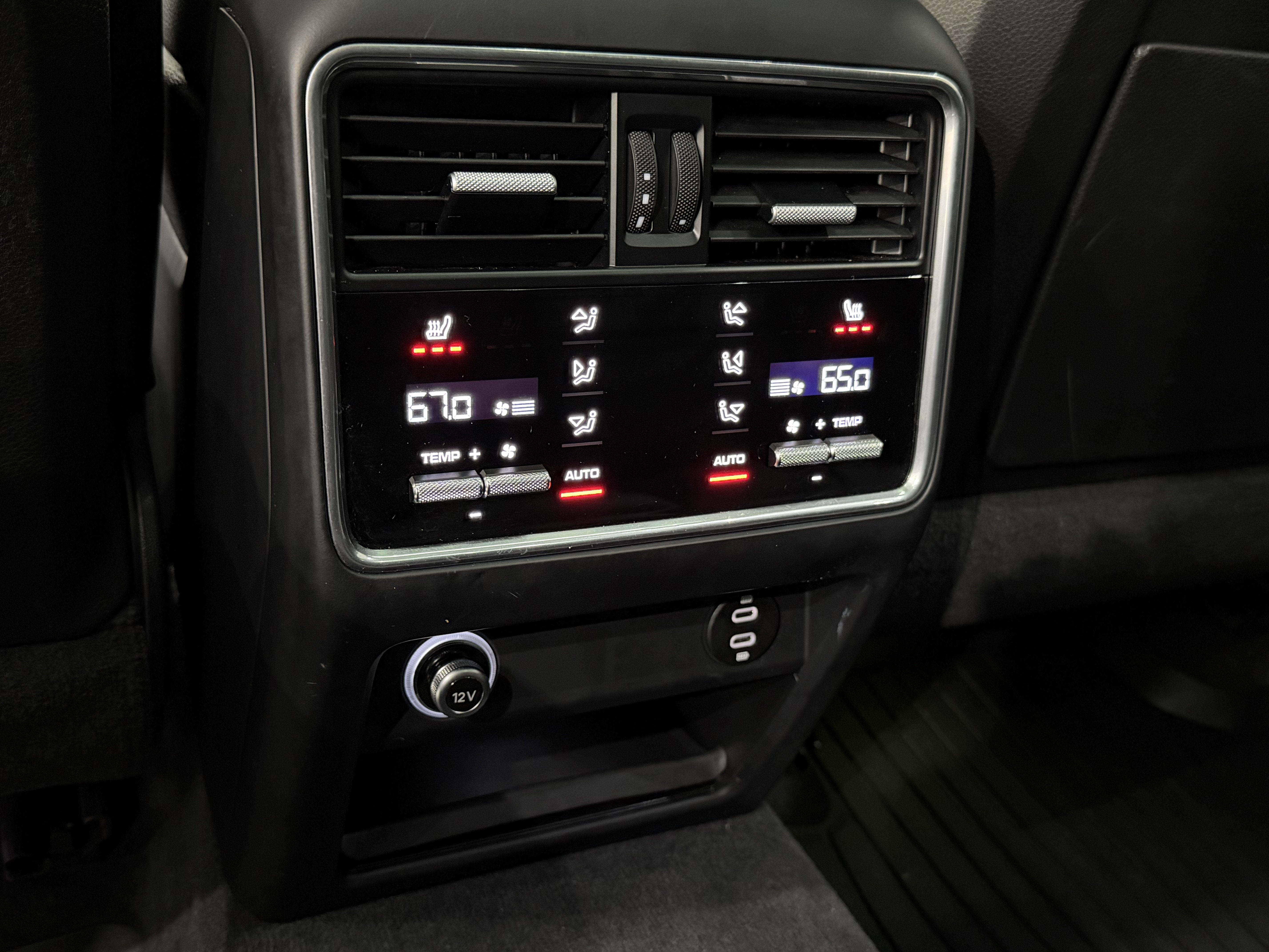 2023 Porsche Cayenne Base