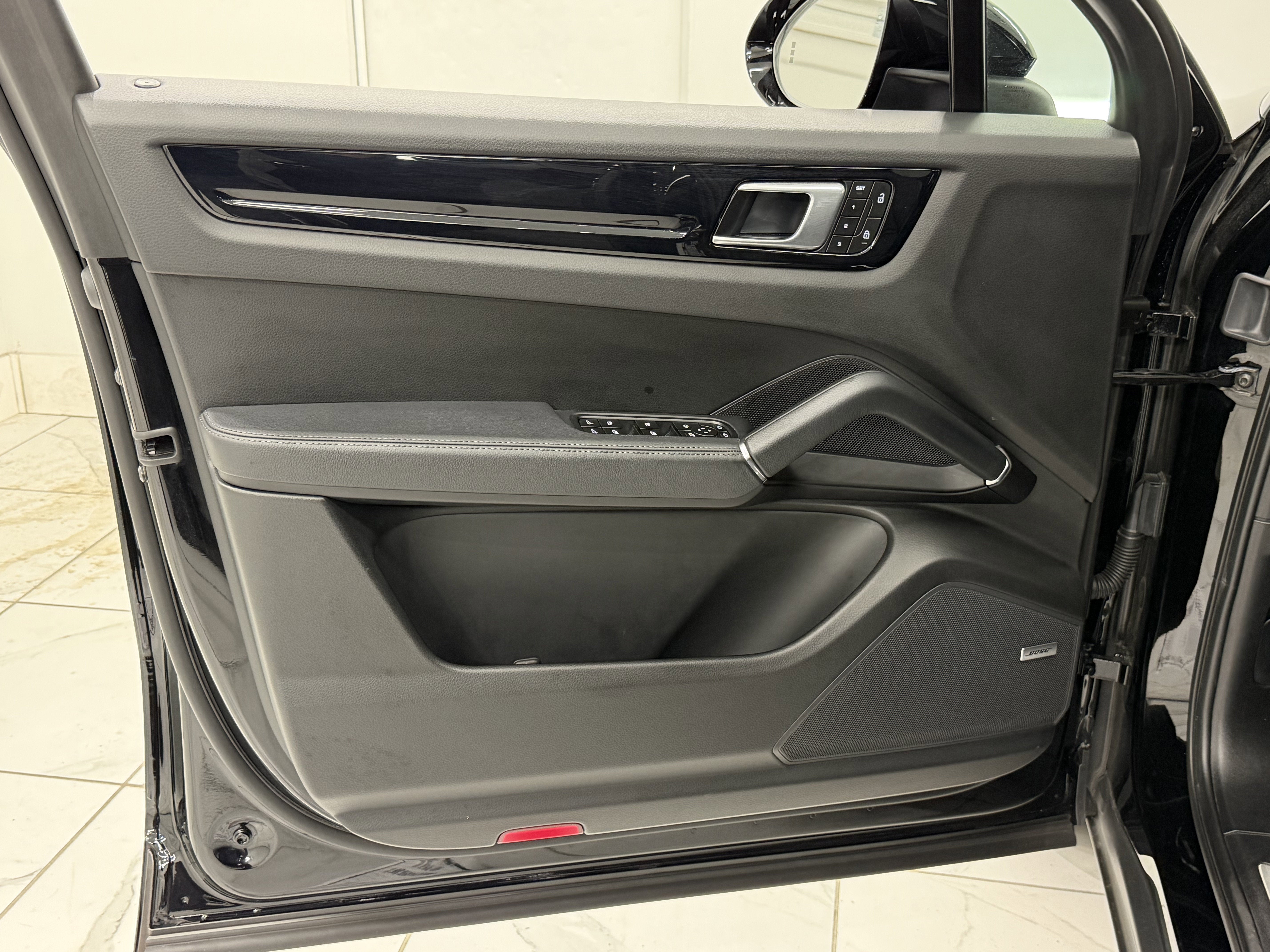 2023 Porsche Cayenne Base