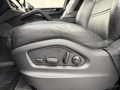 2023 Porsche Cayenne Base