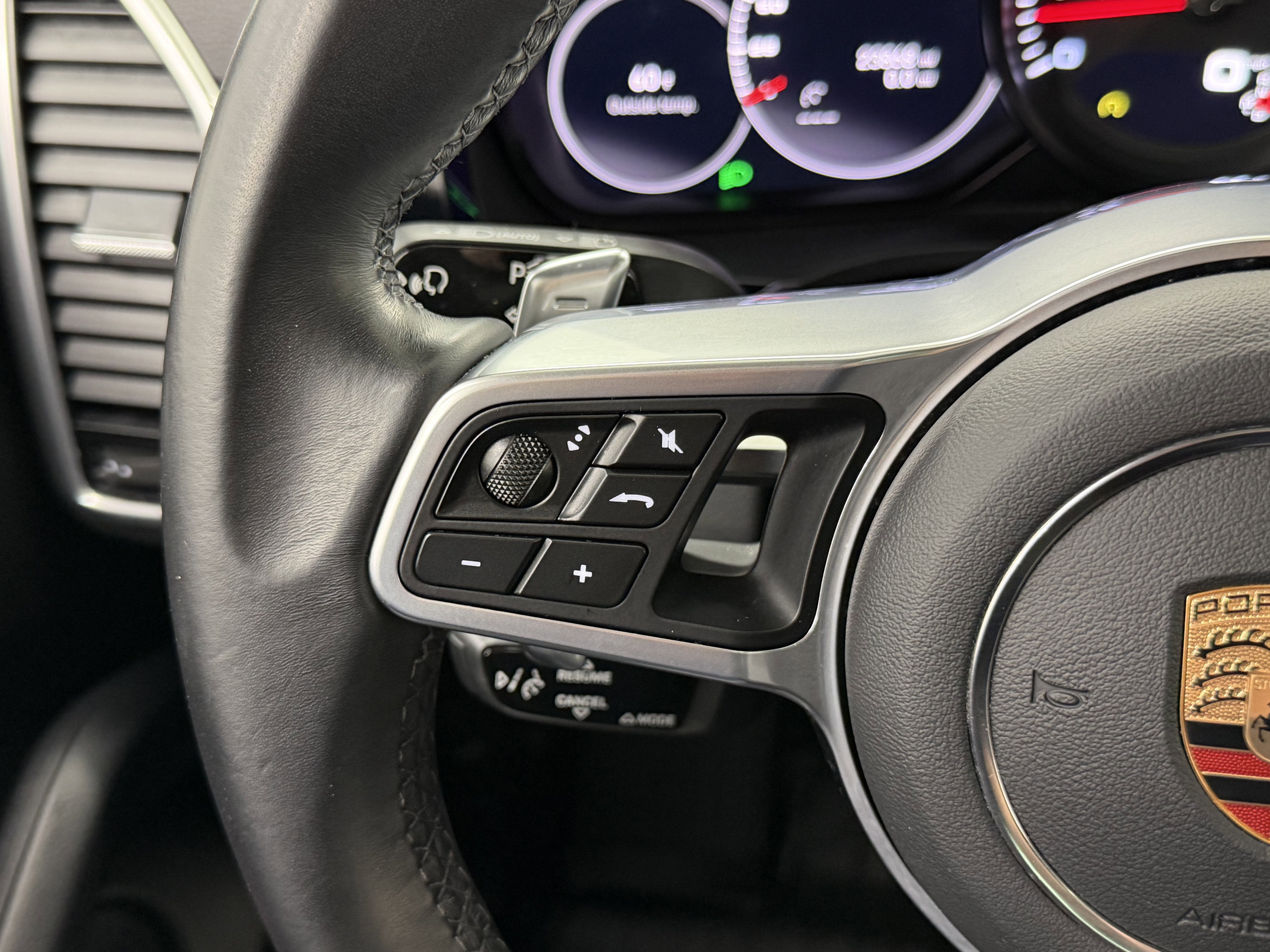 2023 Porsche Cayenne Base