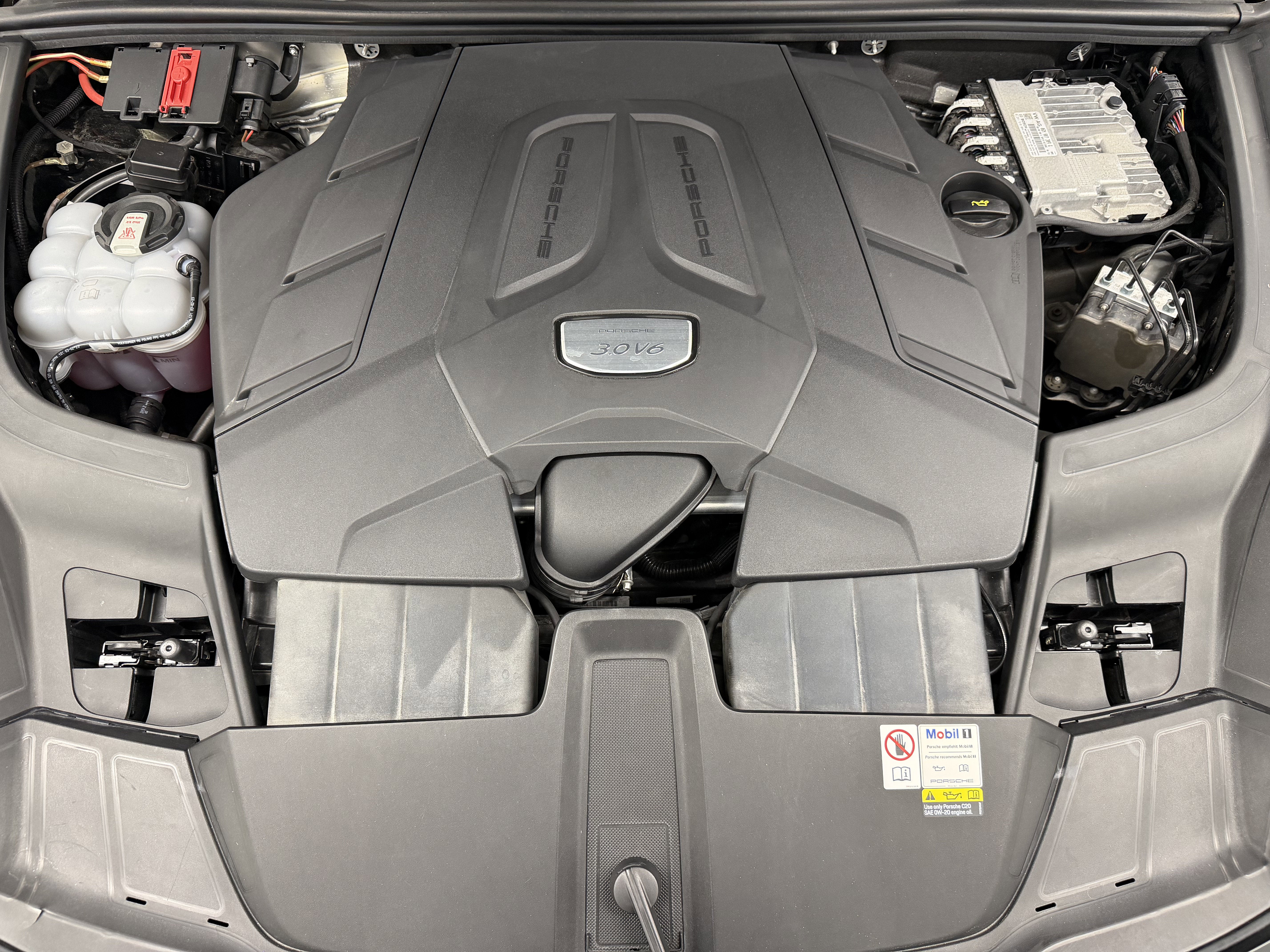 2023 Porsche Cayenne Base