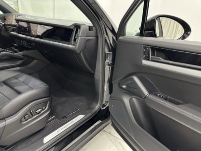2025 Porsche Cayenne AWD