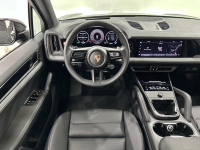 2025 Porsche Cayenne AWD