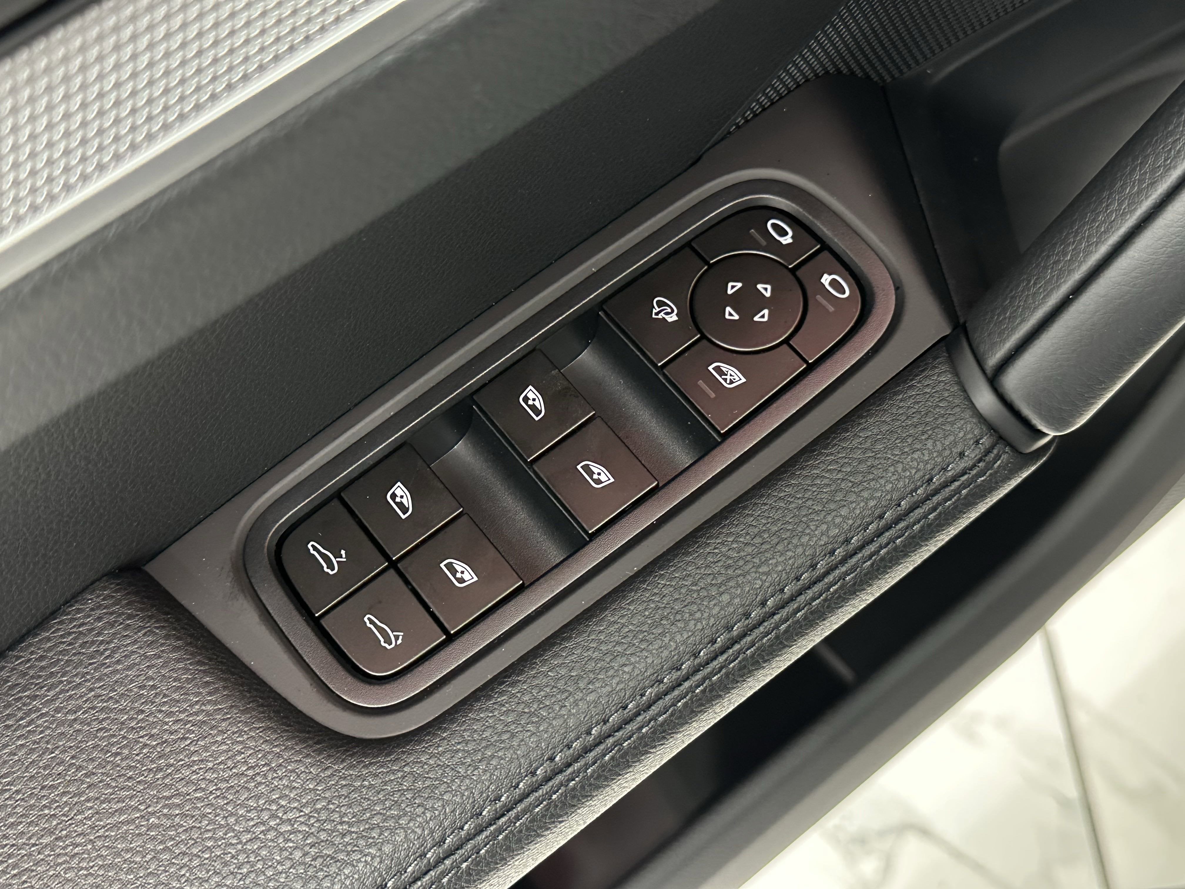 2025 Porsche Cayenne AWD