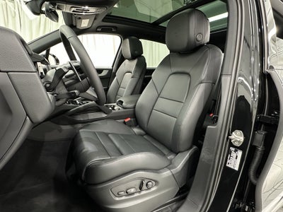 2025 Porsche Cayenne AWD