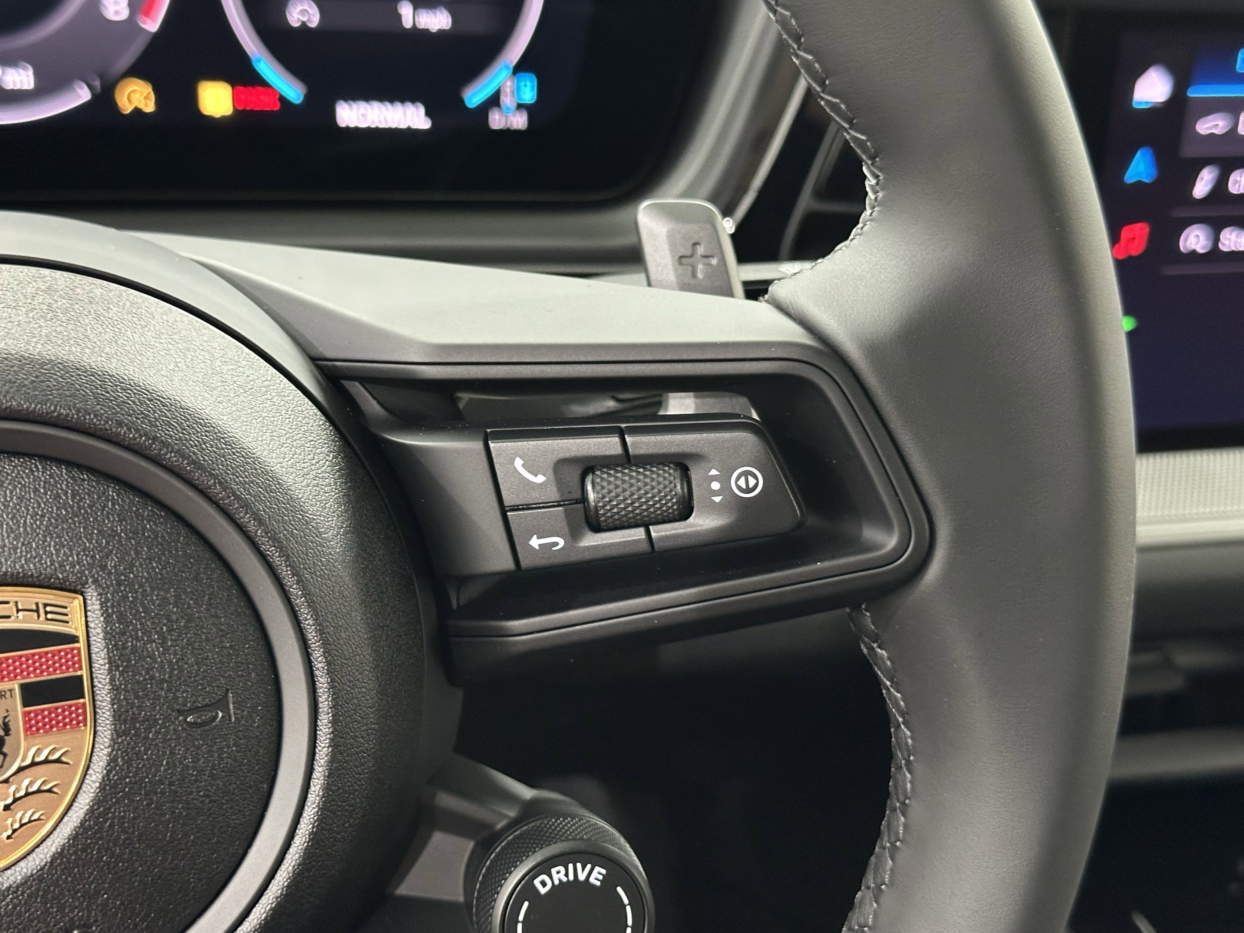 2025 Porsche Cayenne AWD