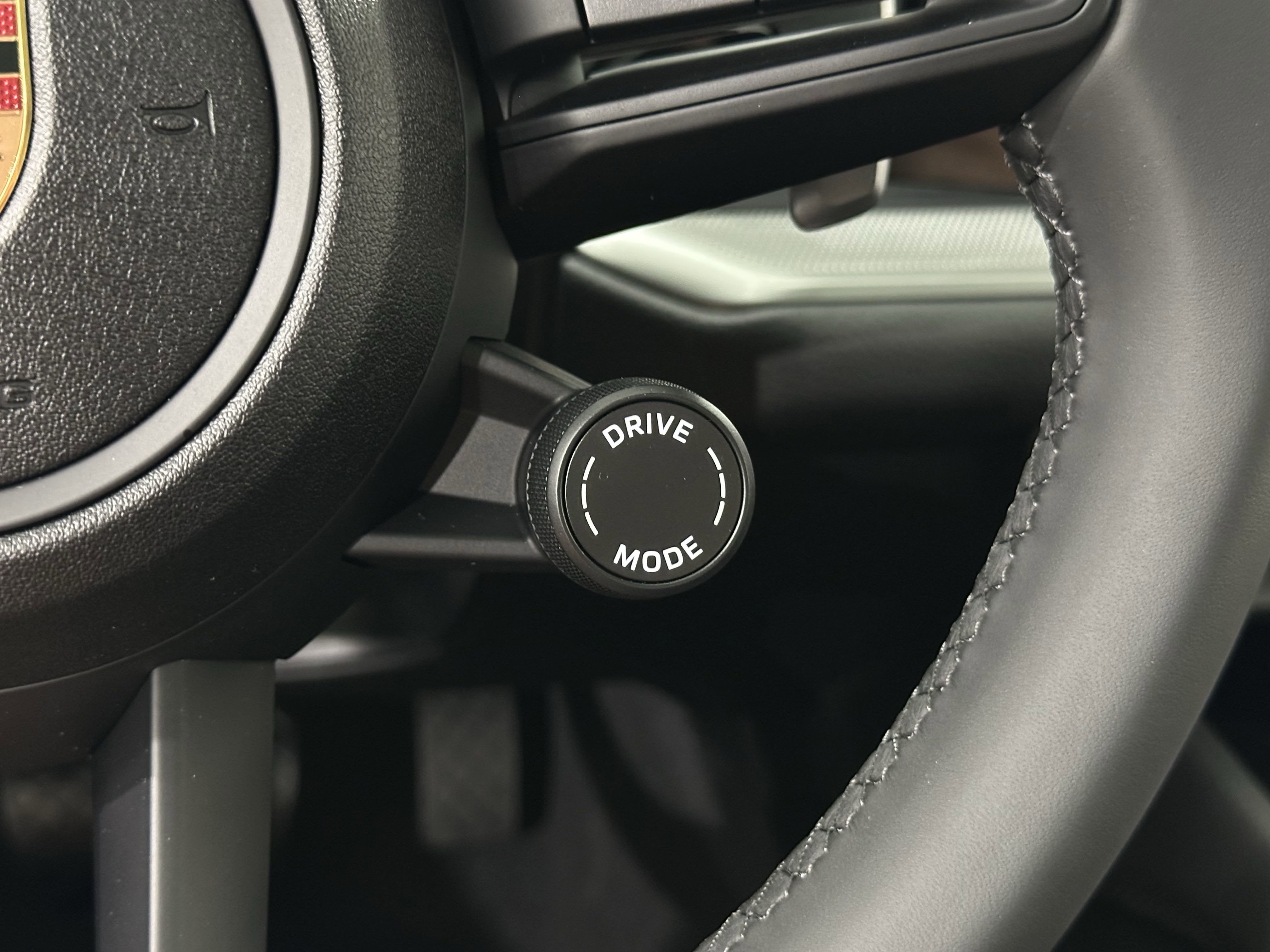 2025 Porsche Cayenne AWD