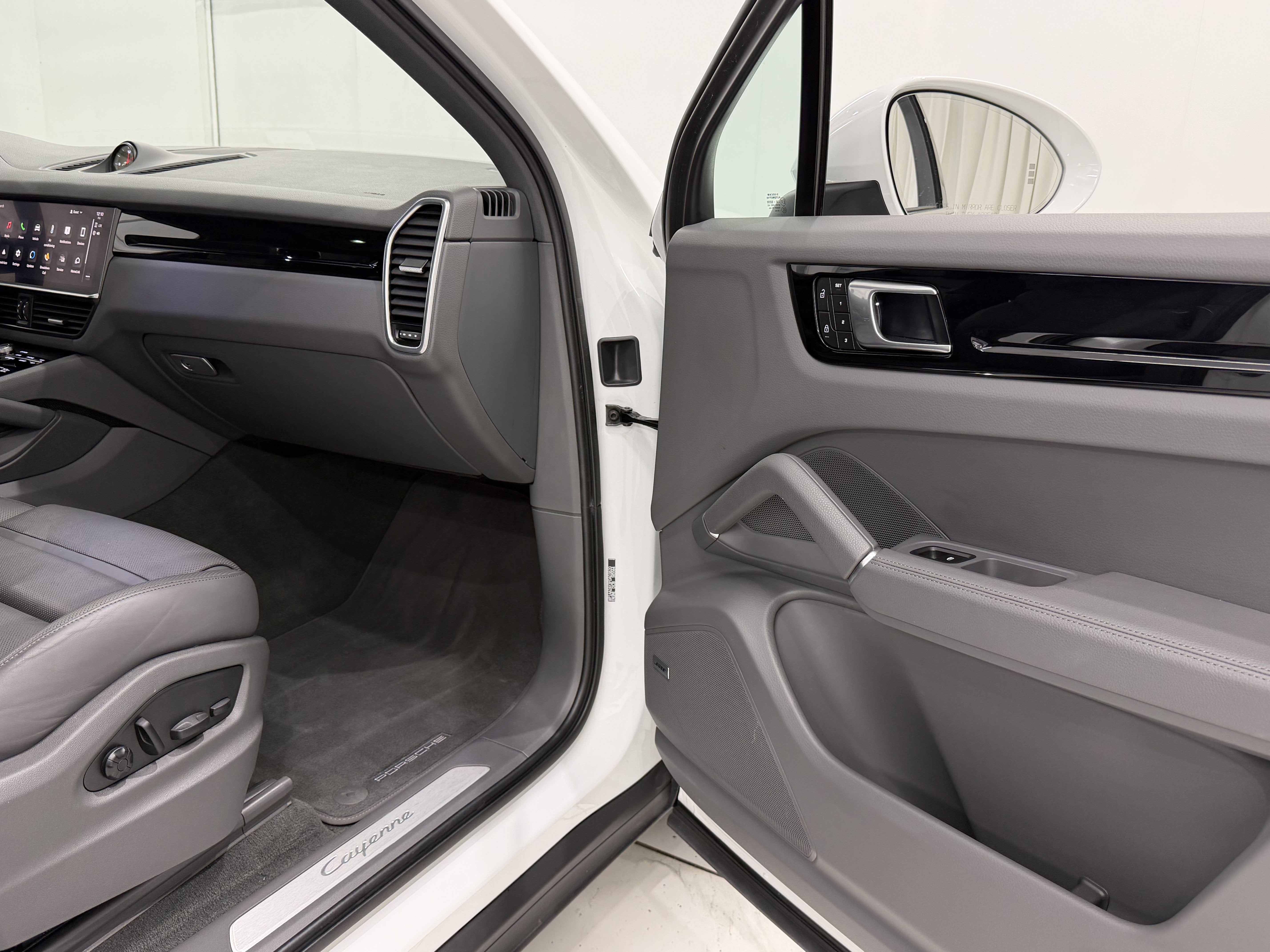 2023 Porsche Cayenne Base