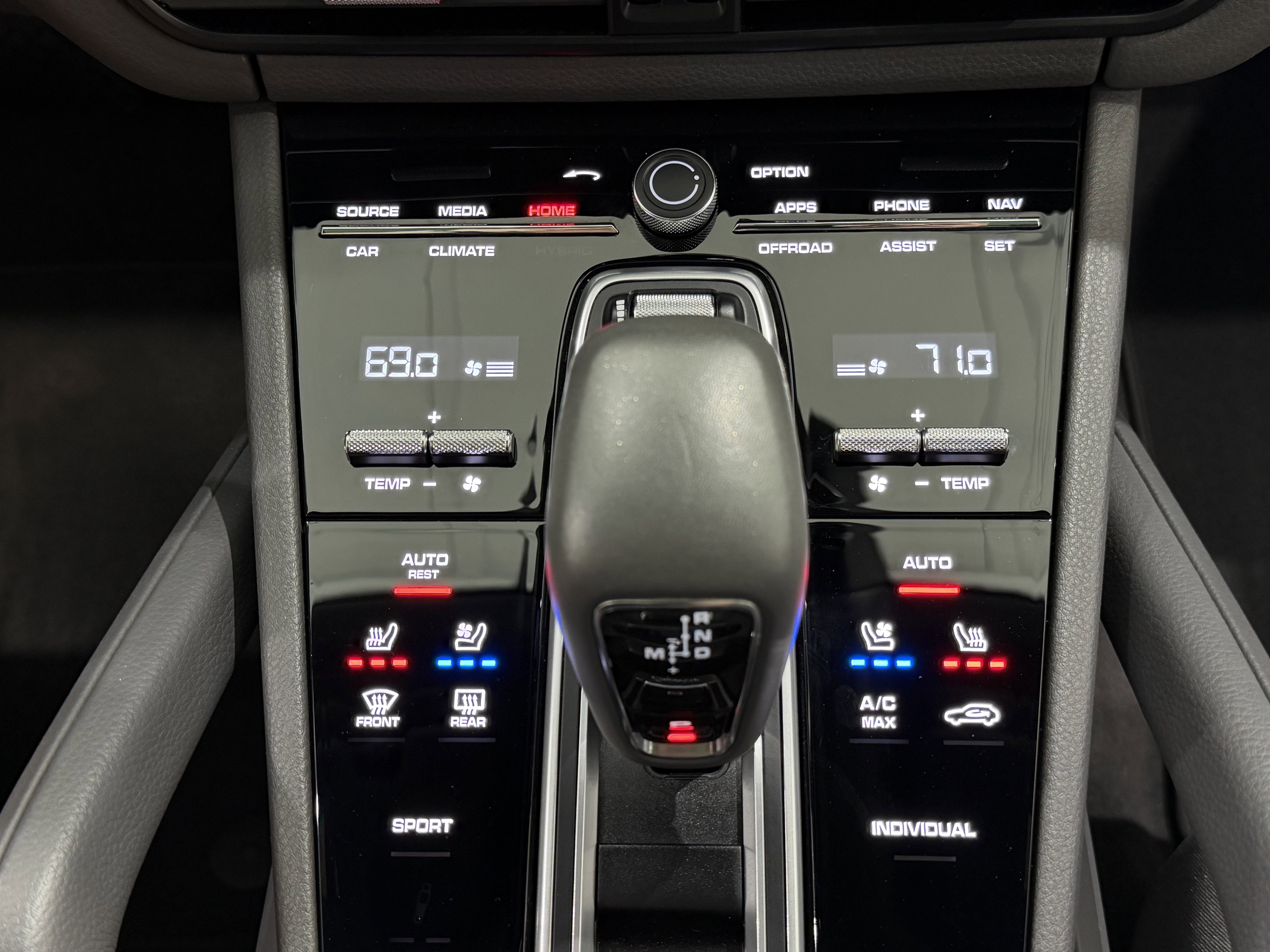 2023 Porsche Cayenne Base