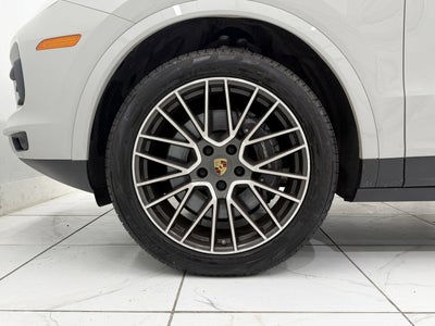 2023 Porsche Cayenne Base