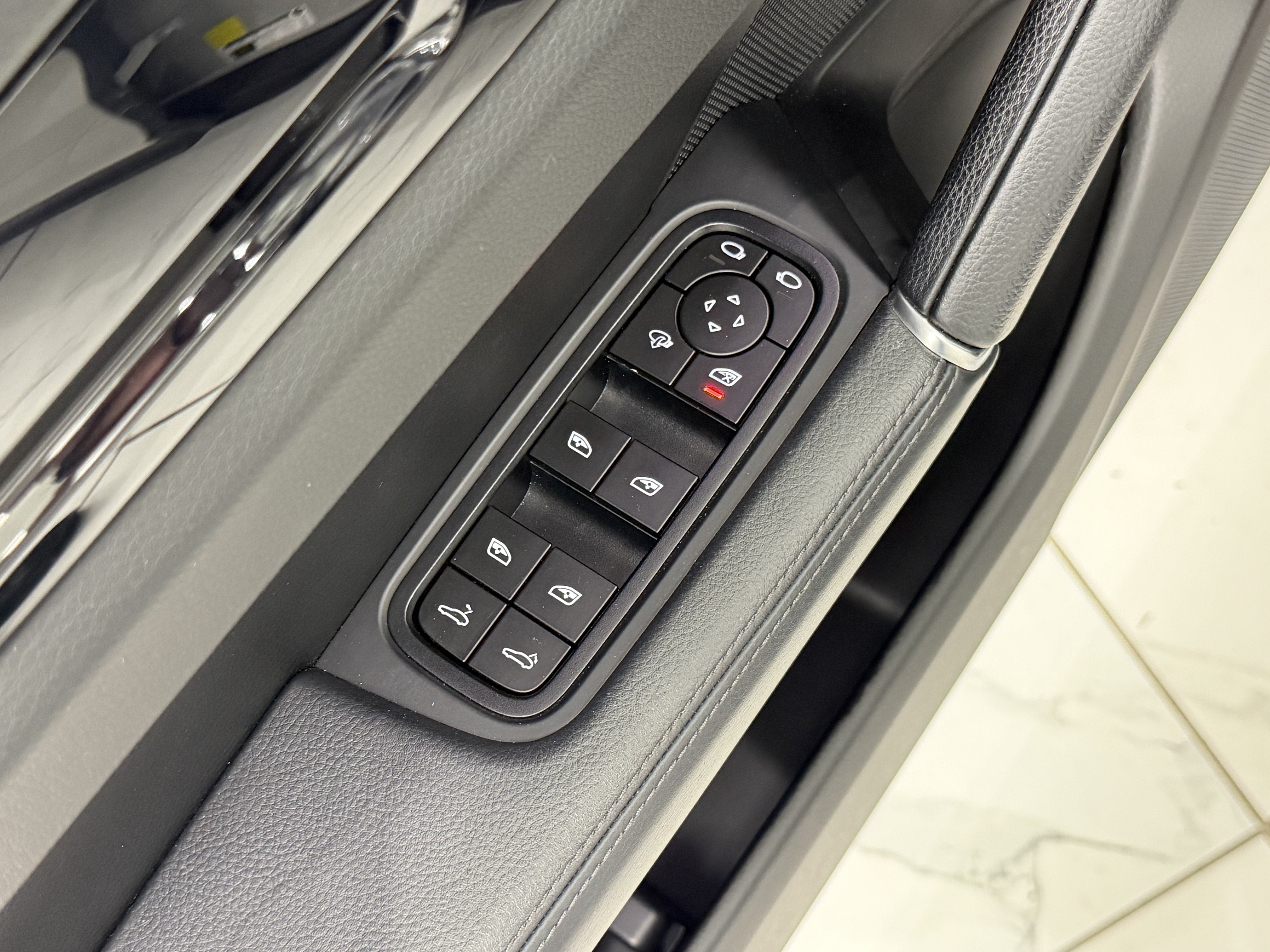 2023 Porsche Cayenne Base