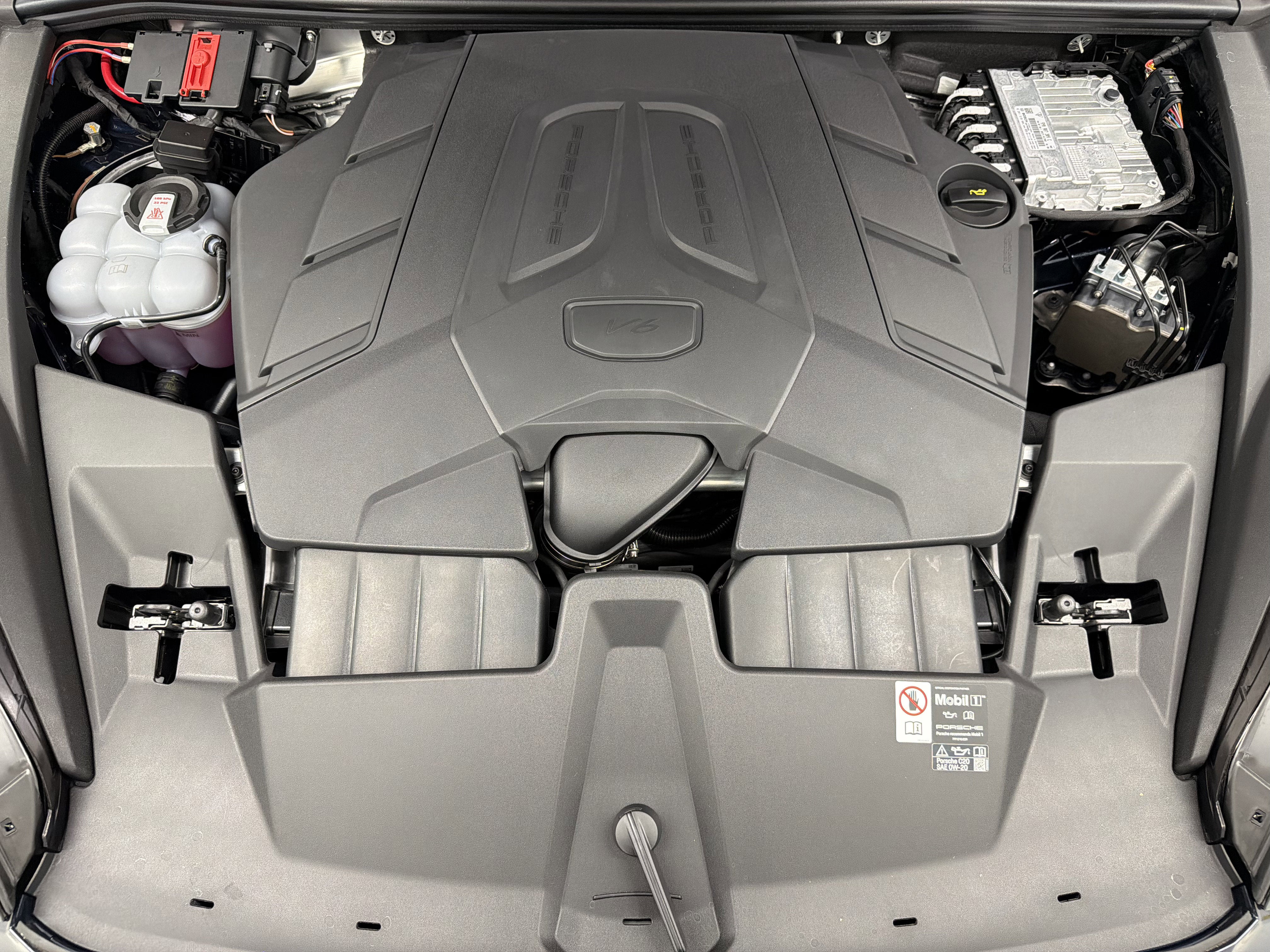 2026 Porsche Cayenne AWD