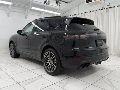 2023 Porsche Cayenne Platinum Edition