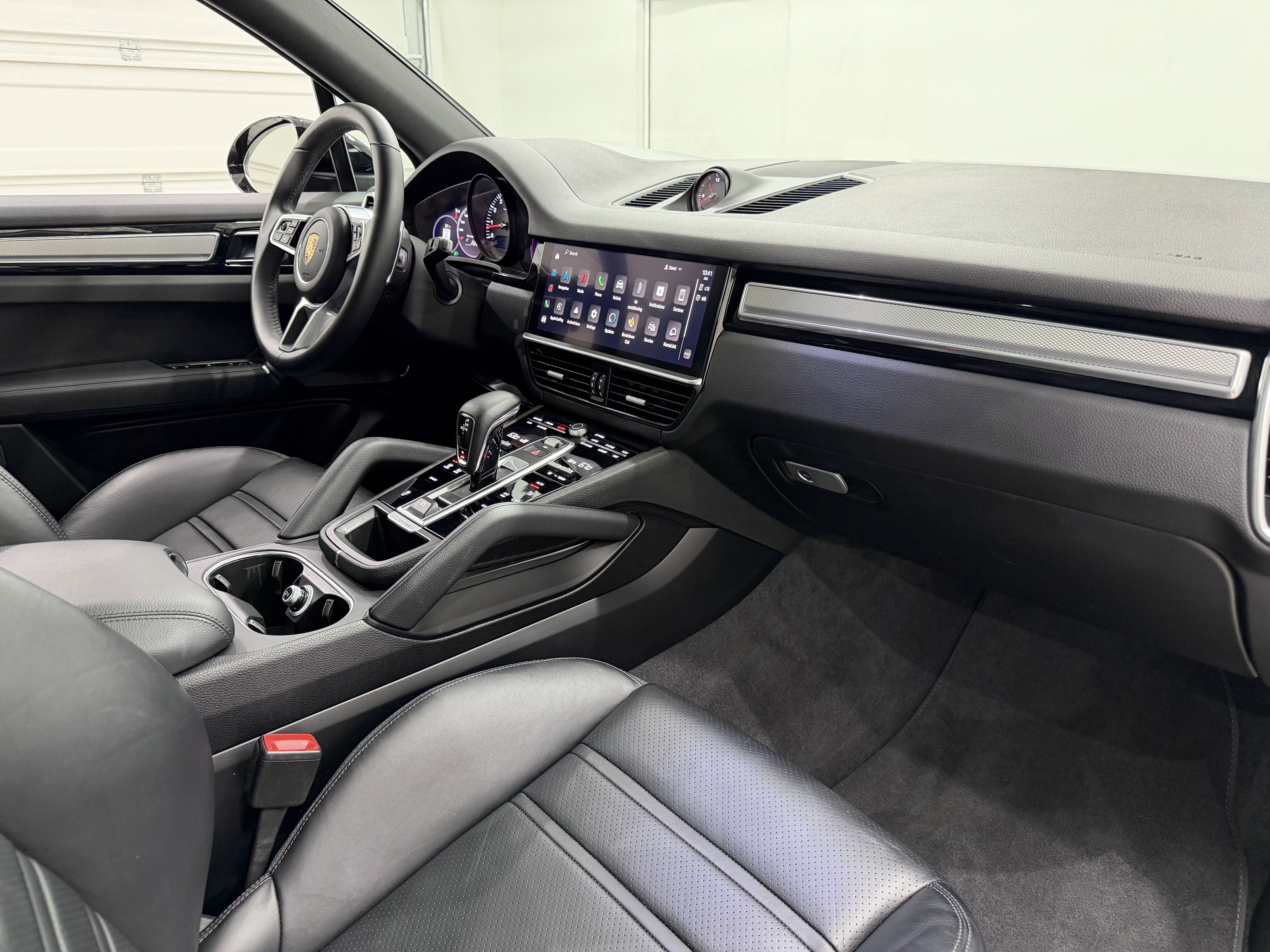 2023 Porsche Cayenne Platinum Edition