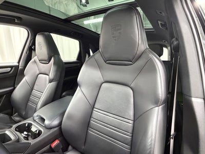 2023 Porsche Cayenne Platinum Edition