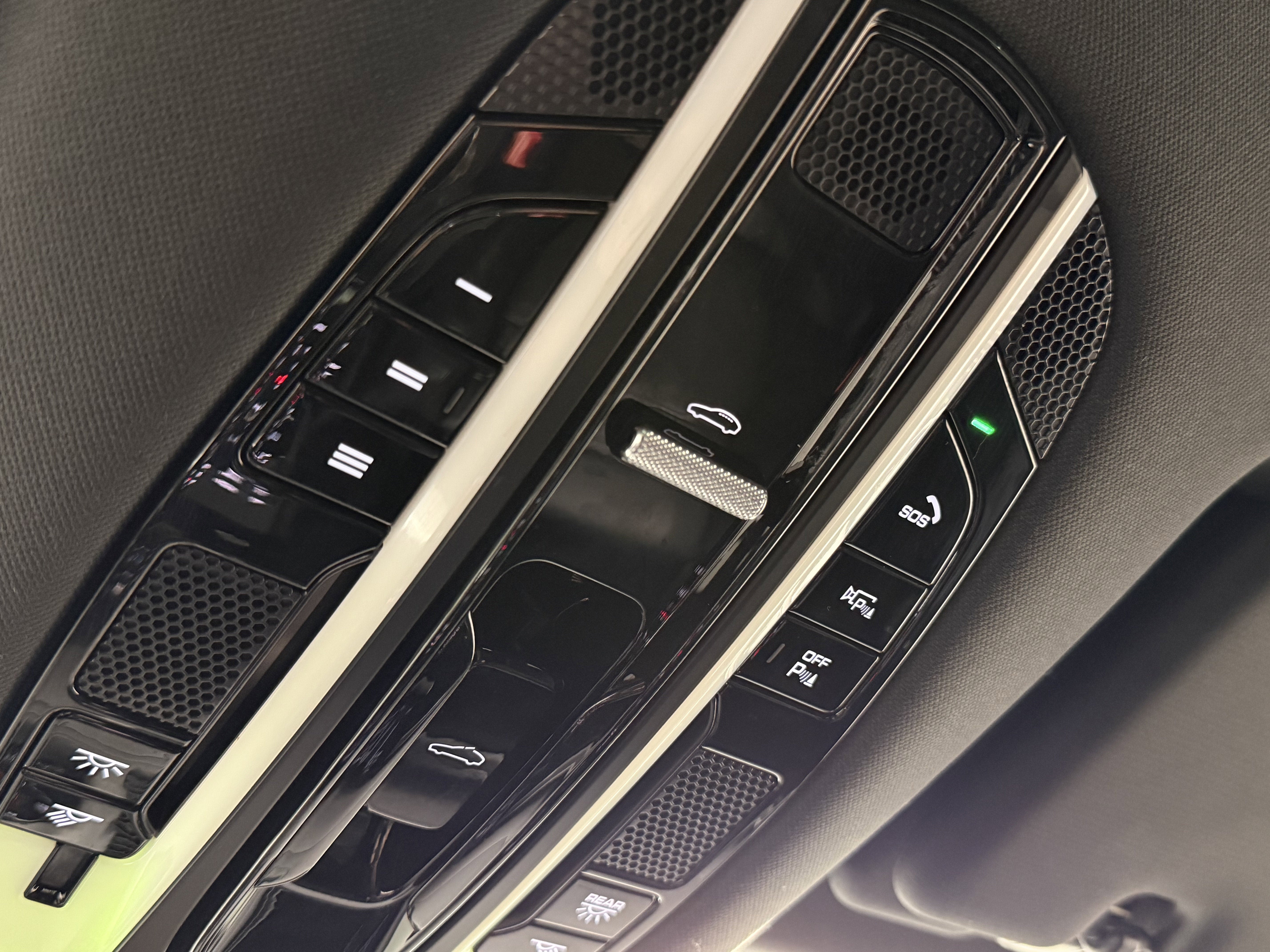 2023 Porsche Cayenne Platinum Edition