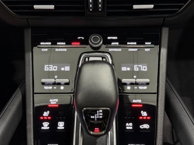 2023 Porsche Cayenne Platinum Edition