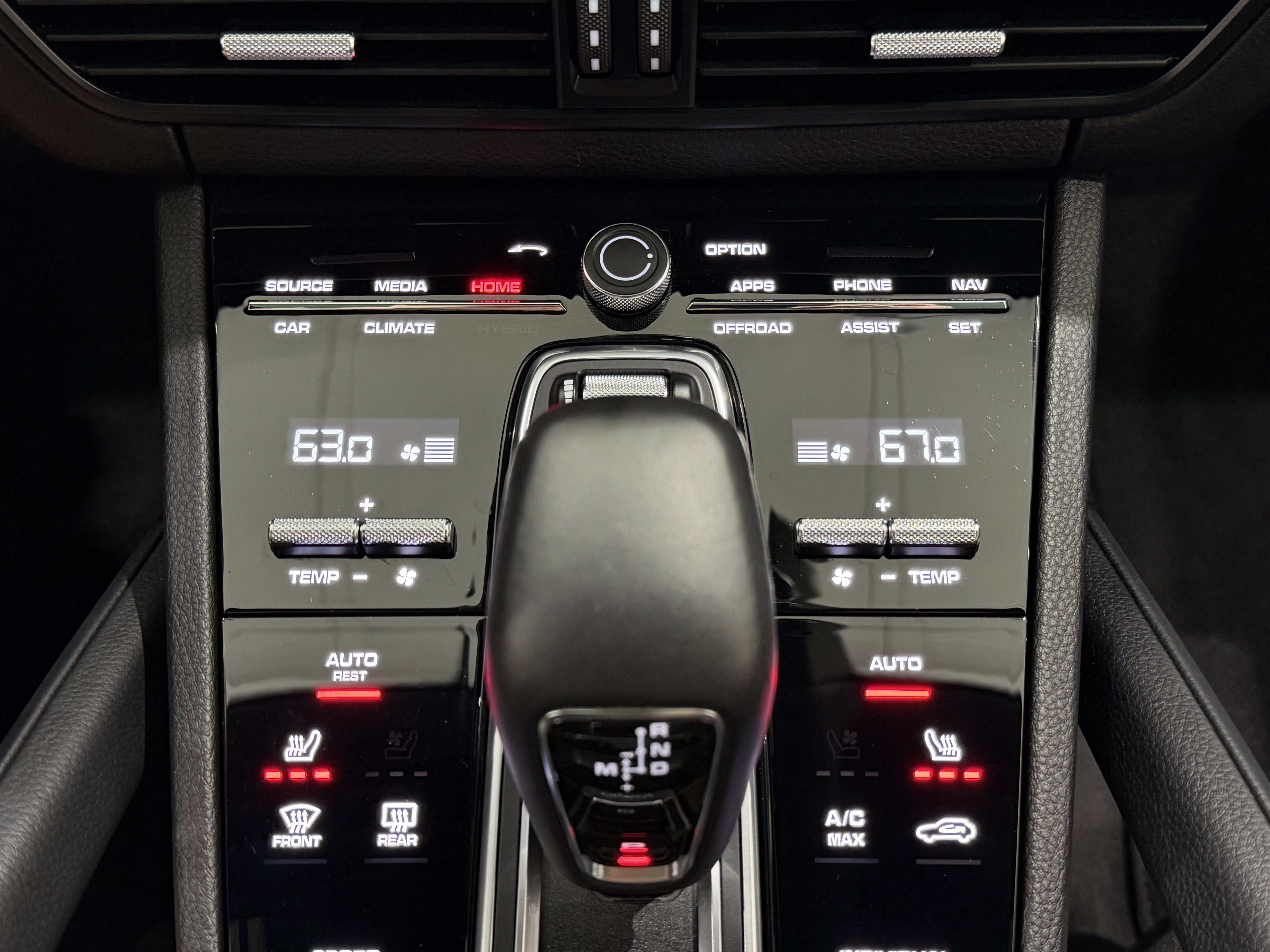 2023 Porsche Cayenne Platinum Edition