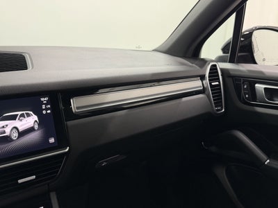 2023 Porsche Cayenne Platinum Edition