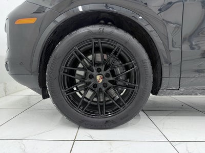 2025 Porsche Cayenne AWD